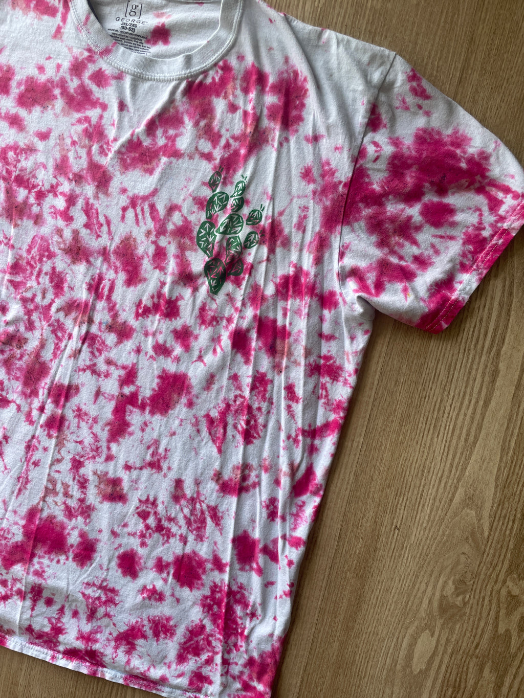 2XL Men's Prickly Pear Cactus Tie Dye T-Shirt | One-Of-a-Kind Pink and White Crumpled Short Sleeve