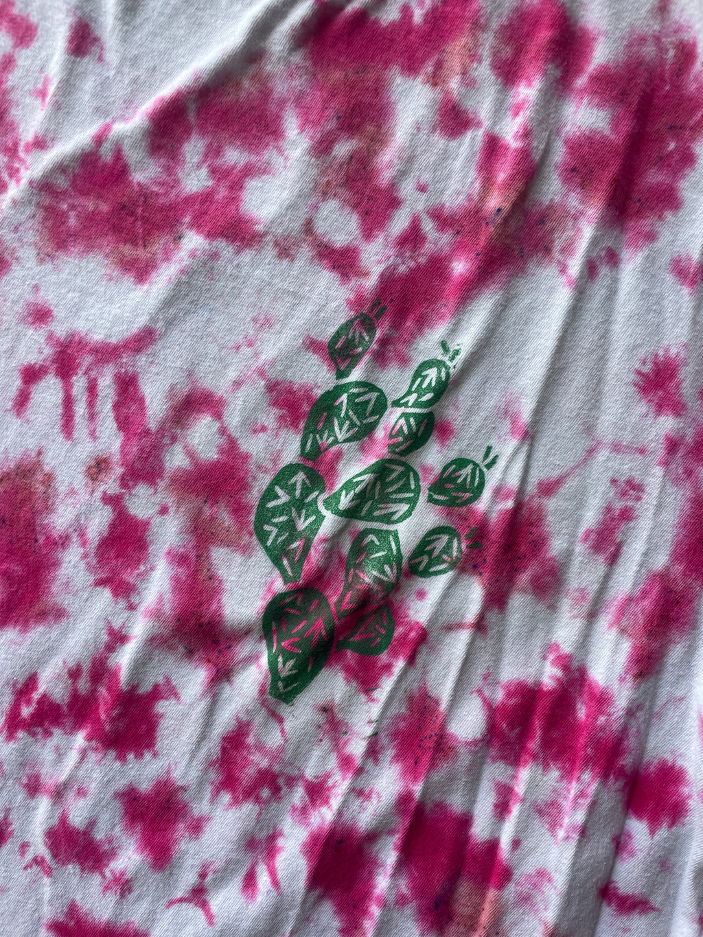 2XL Men's Prickly Pear Cactus Tie Dye T-Shirt | One-Of-a-Kind Pink and White Crumpled Short Sleeve