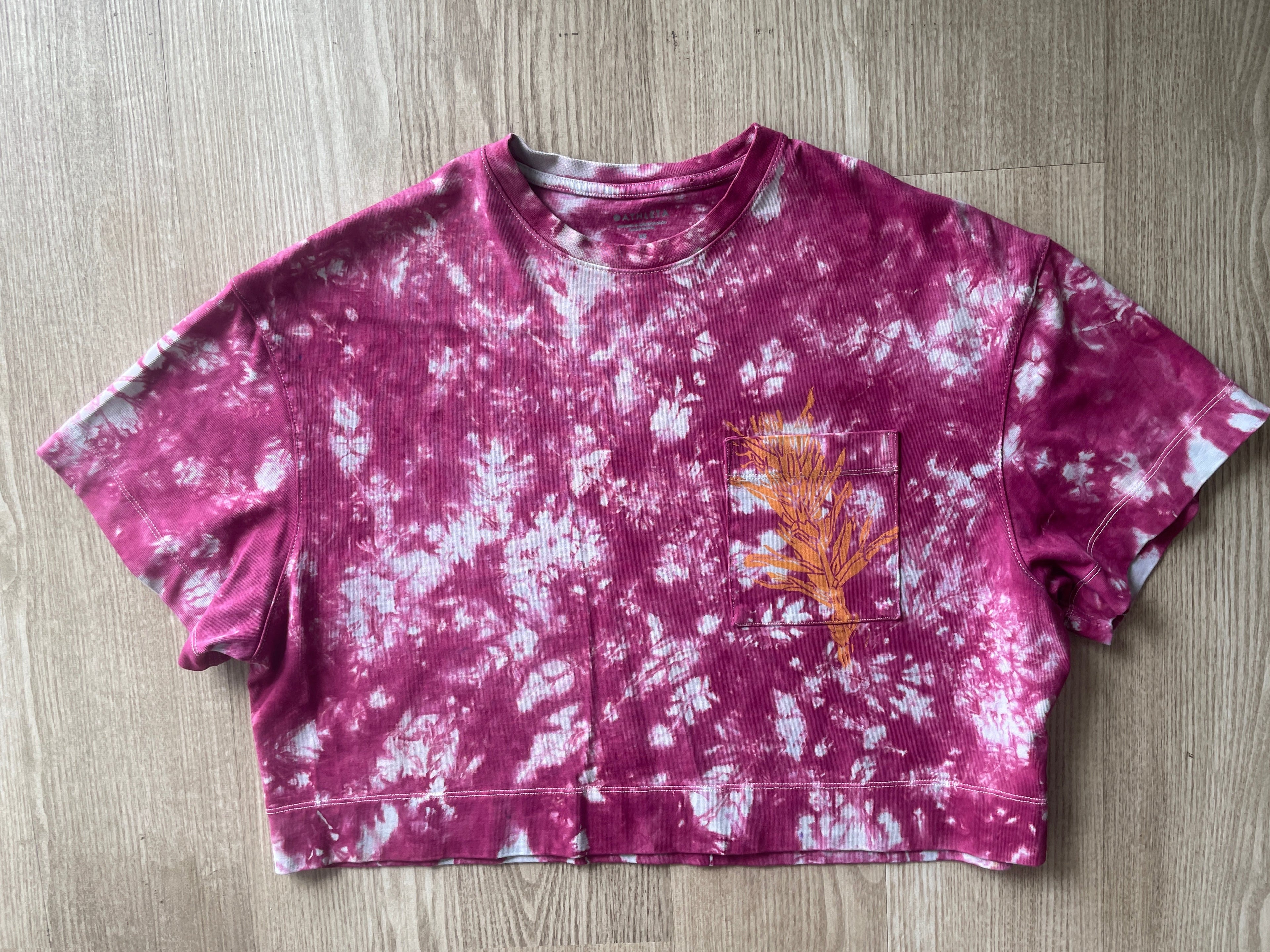 XS/S Women’s Indian Paintbrush Tie Dye Cropped T-Shirt | One-Of-a-Kind Athleta Pink and Plum Crumpled Long Sleeve