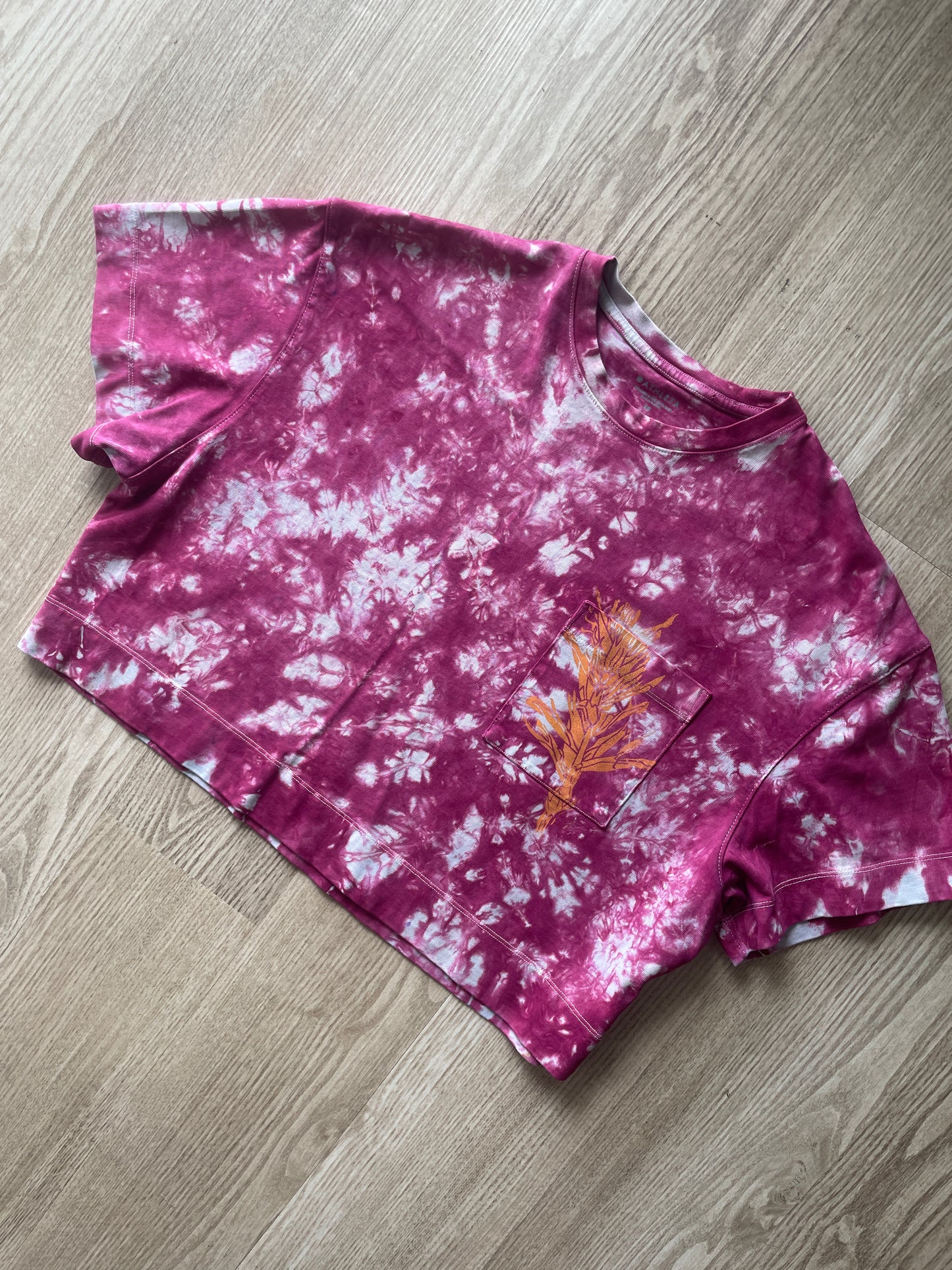 XS/S Women’s Indian Paintbrush Tie Dye Cropped T-Shirt | One-Of-a-Kind Athleta Pink and Plum Crumpled Long Sleeve