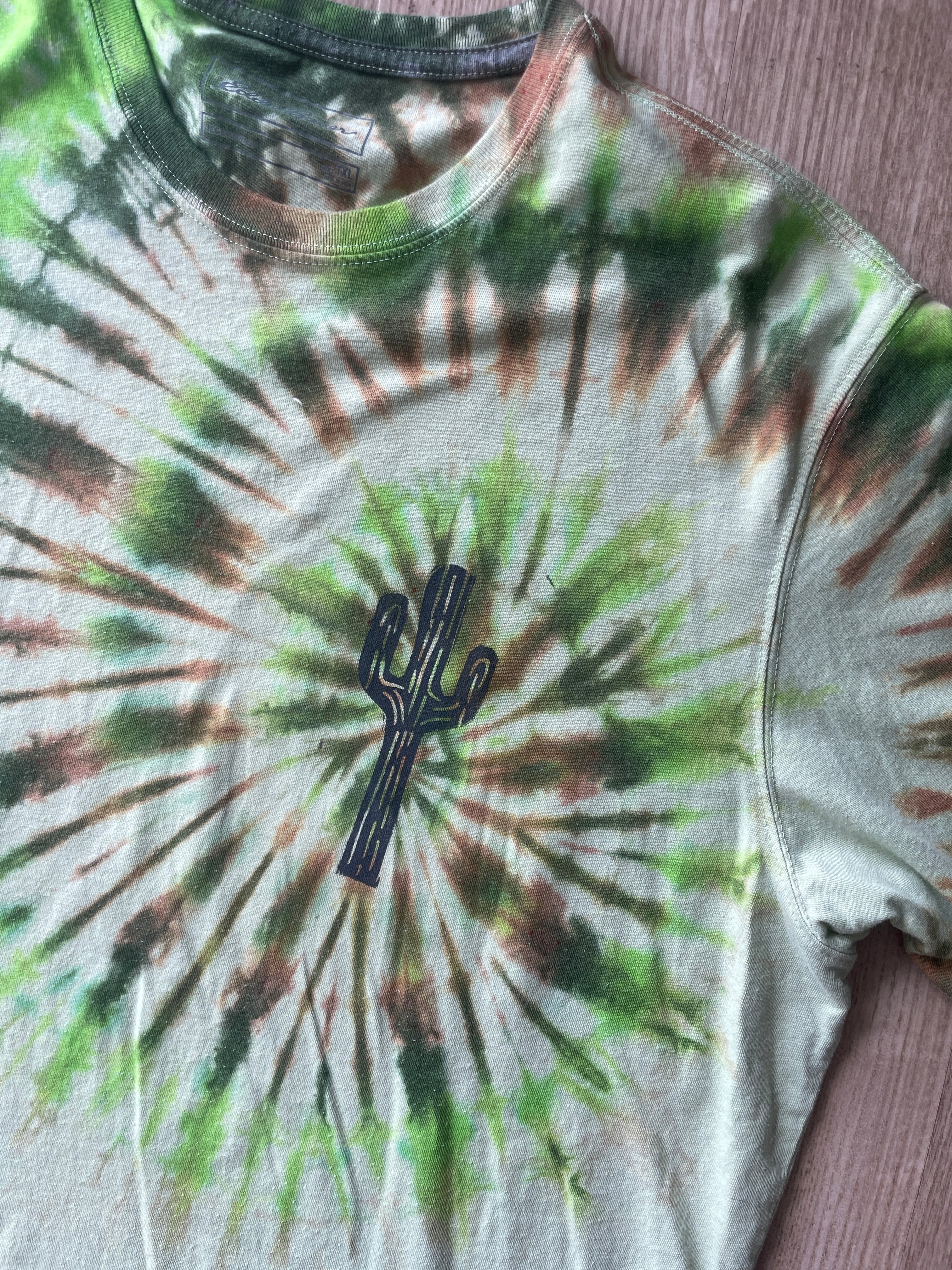 XL Tall Men’s Eddie Bauer Saguaro Cactus Earth Tones Handmade Tie Dye T-Shirt | One-Of-a-Kind Pastel Yellow and Green Short Sleeve