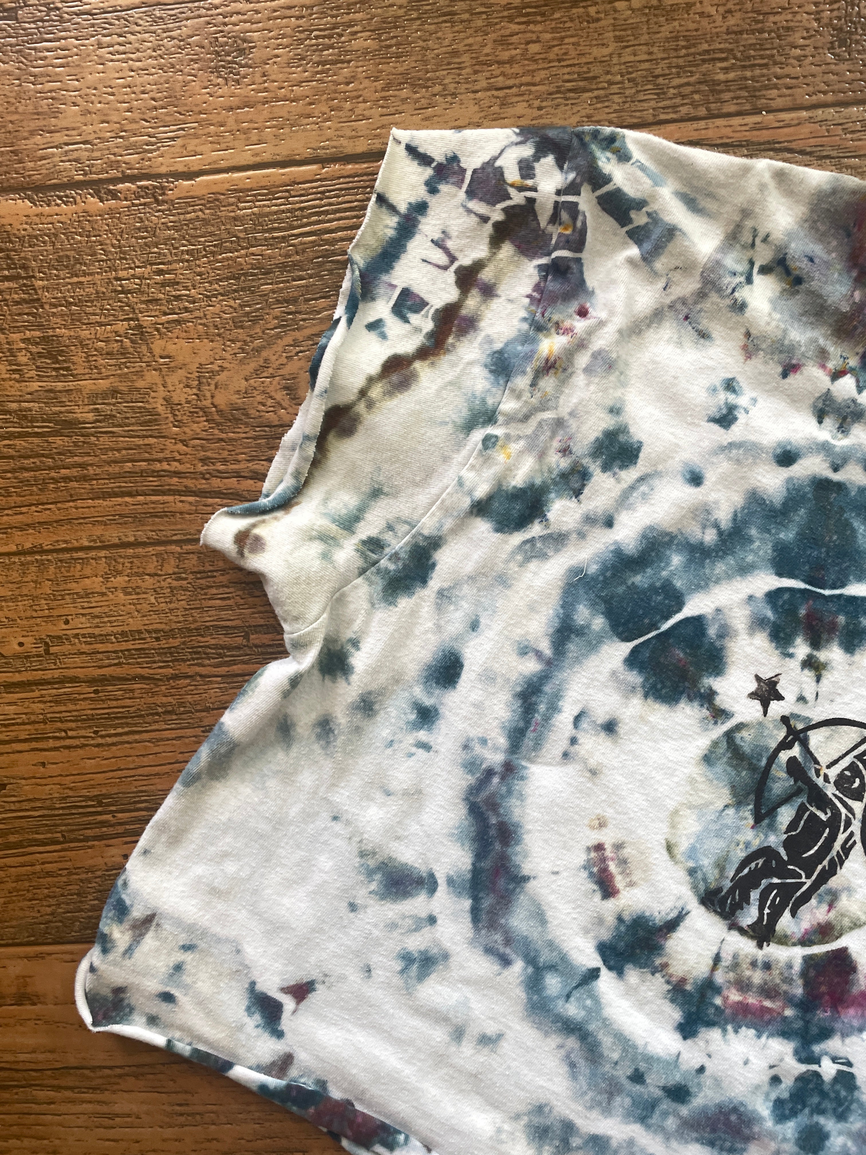 Indian Shooting Star Handmade Tie Dye Crop Top (Men's Medium)