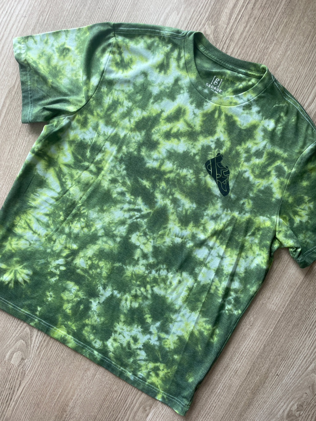 XL Men’s Climbing Shoe Tie Dye T-Shirt | One-Of-a-Kind Green and White Crumpled Short Sleeve