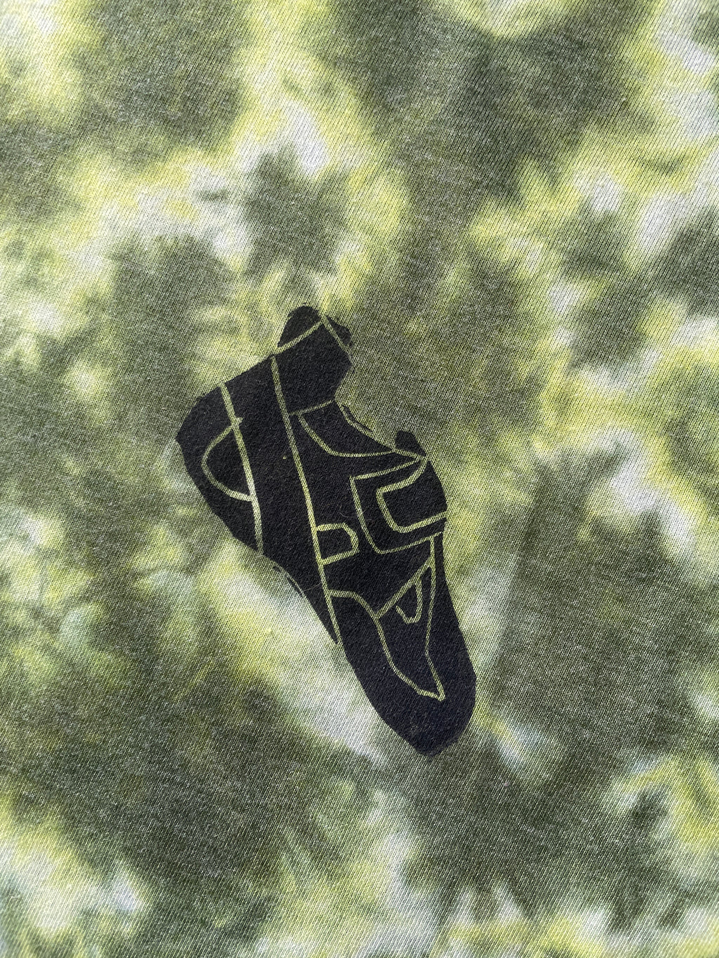 XL Men’s Climbing Shoe Tie Dye T-Shirt | One-Of-a-Kind Green and White Crumpled Short Sleeve