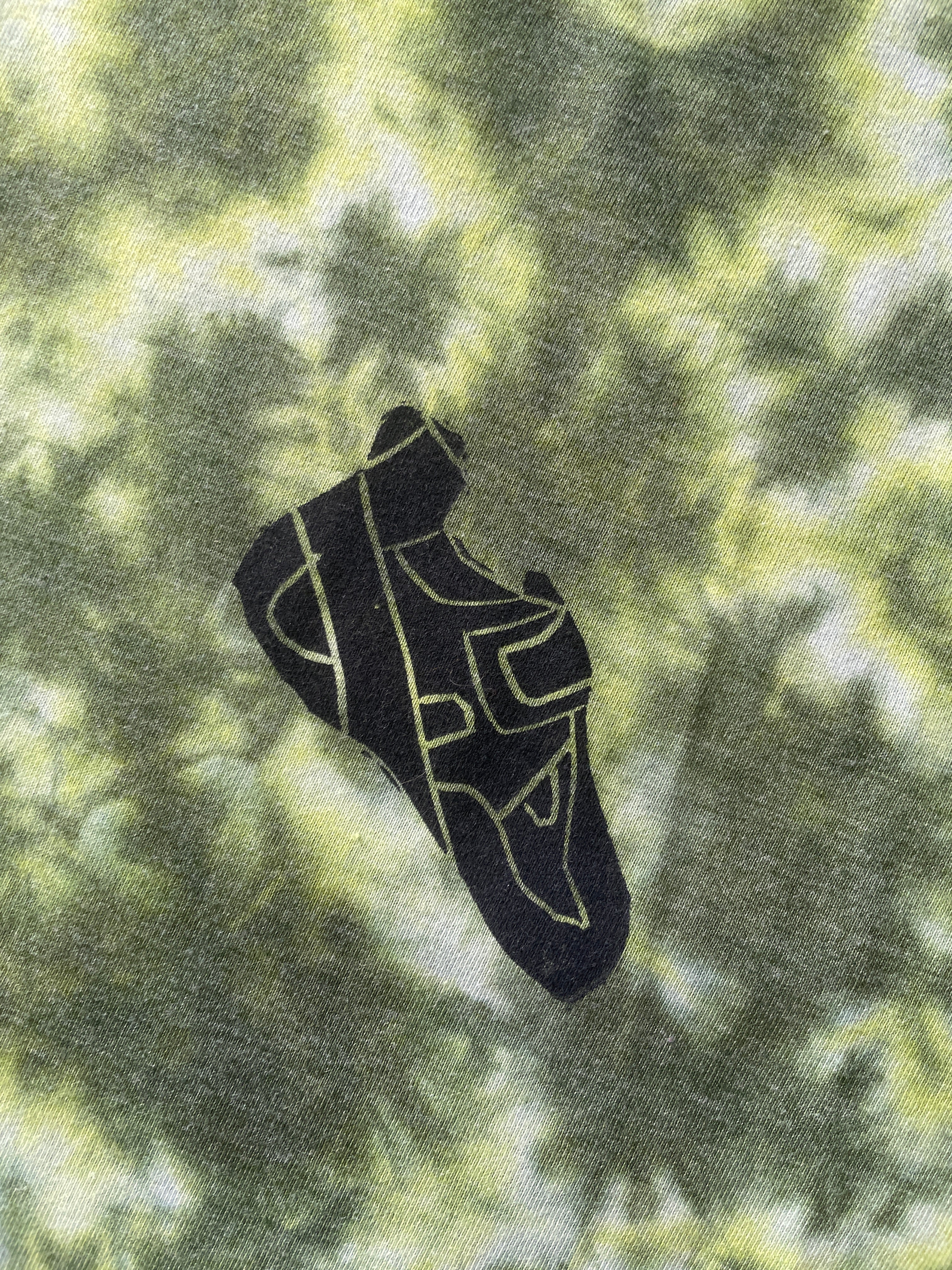 XL Men’s Climbing Shoe Tie Dye T-Shirt | One-Of-a-Kind Green and White Crumpled Short Sleeve