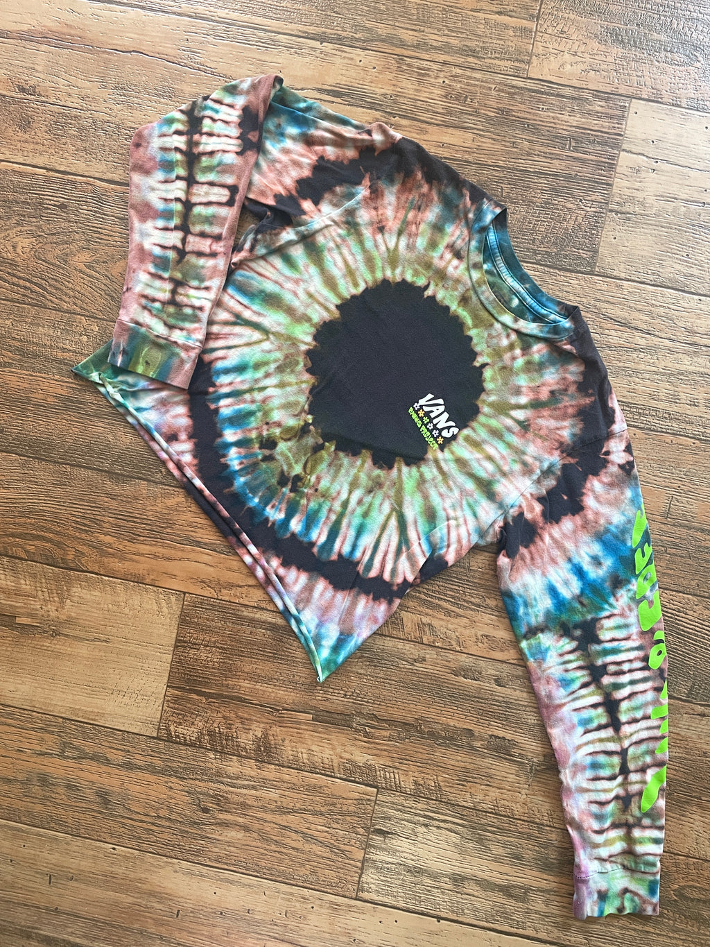 Van's/Actual Garbage Hand-Tie Dyed Long Sleeve Crop Top (Youth Large)