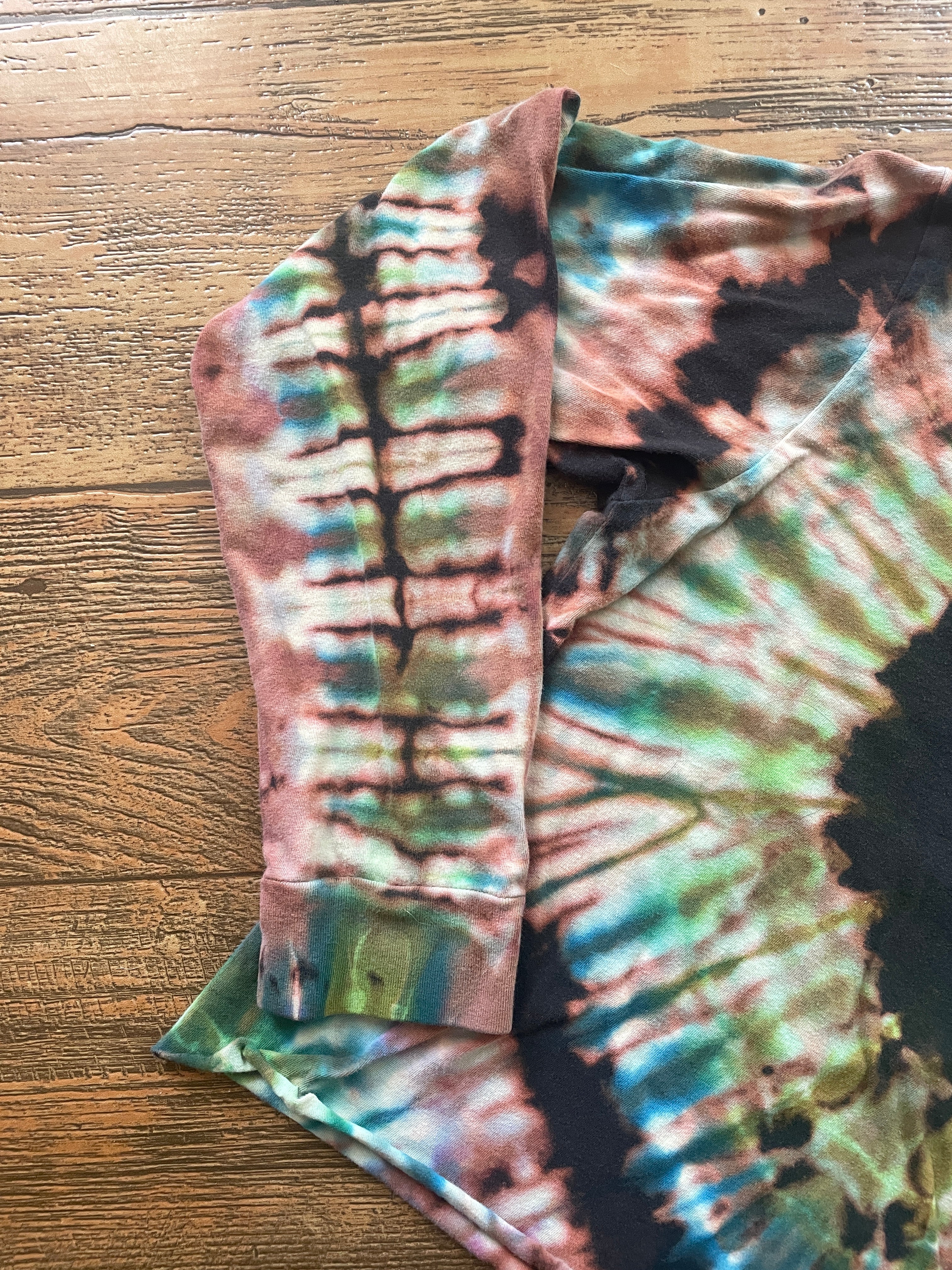 Van's/Actual Garbage Hand-Tie Dyed Long Sleeve Crop Top (Youth Large)