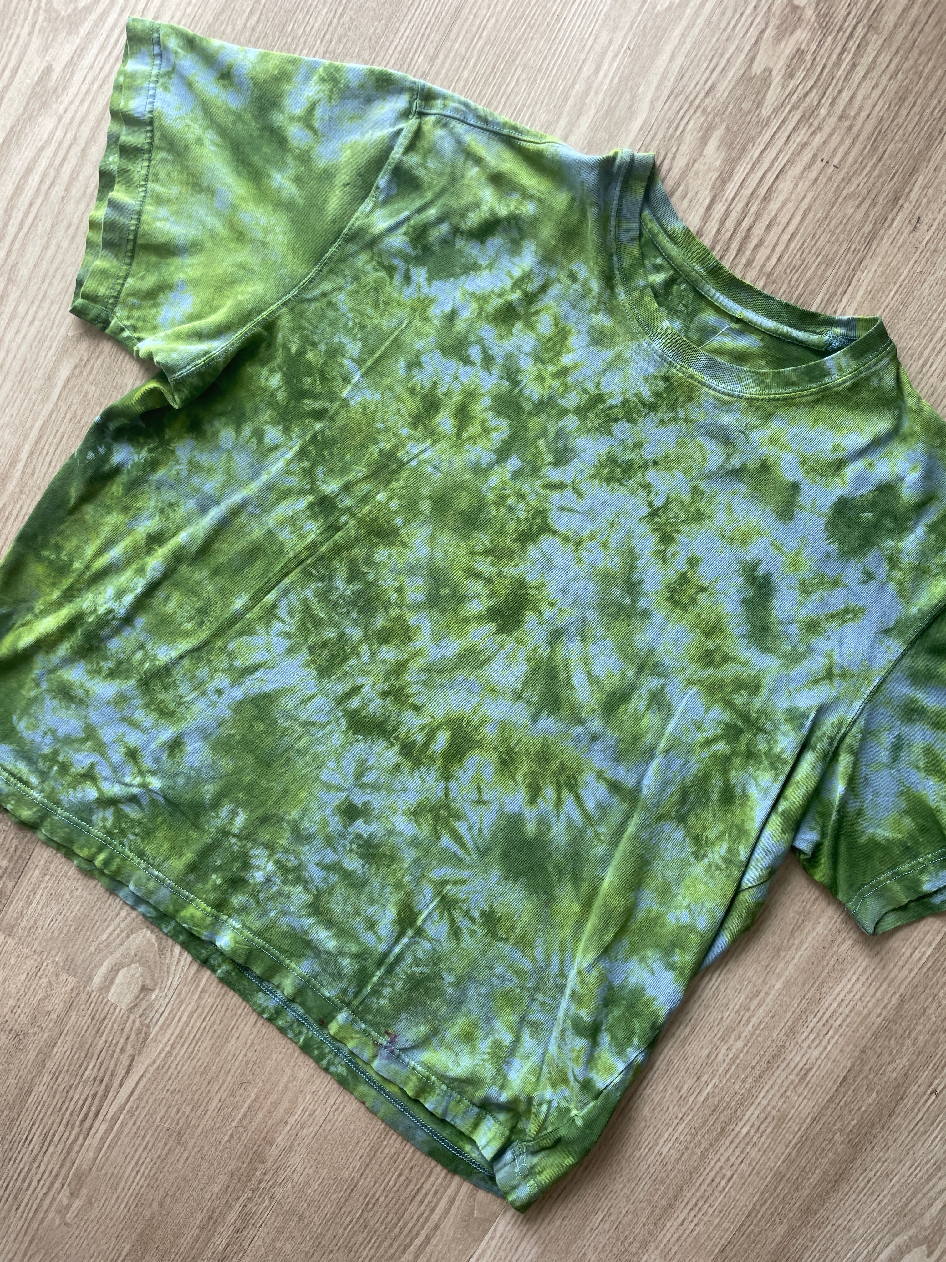 XL Men’s Prickly Pear Cactus Tie Dye T-Shirt | One-Of-a-Kind Shades of Green Crumpled Short Sleeve