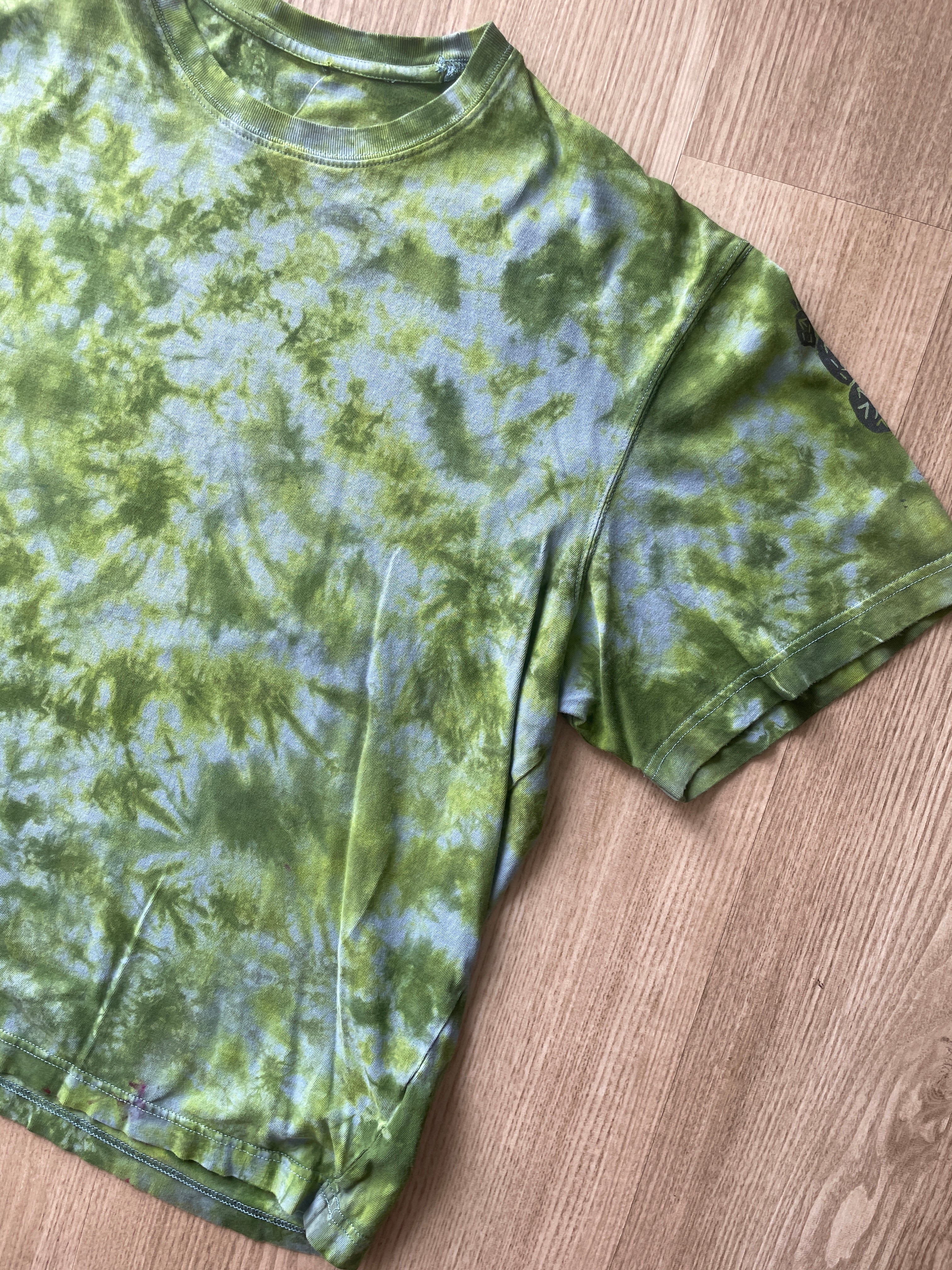 XL Men’s Prickly Pear Cactus Tie Dye T-Shirt | One-Of-a-Kind Shades of Green Crumpled Short Sleeve