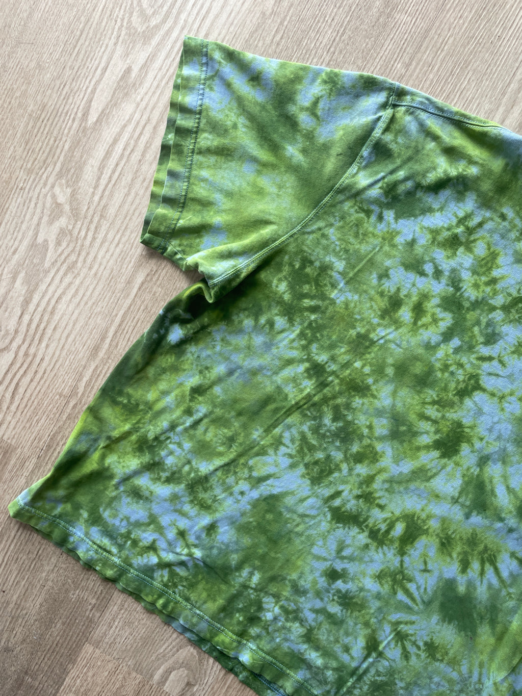 XL Men’s Prickly Pear Cactus Tie Dye T-Shirt | One-Of-a-Kind Shades of Green Crumpled Short Sleeve