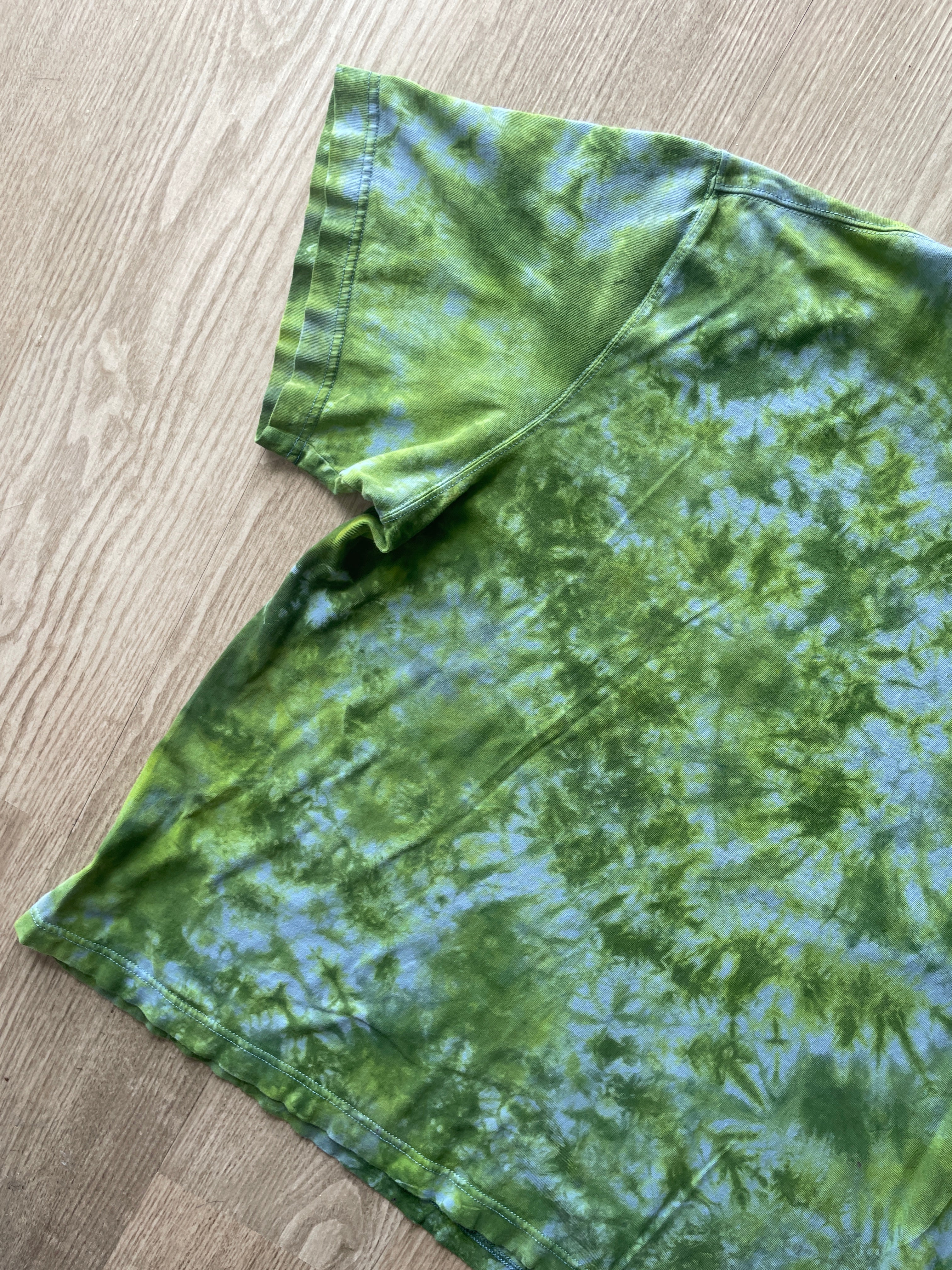 XL Men’s Prickly Pear Cactus Tie Dye T-Shirt | One-Of-a-Kind Shades of Green Crumpled Short Sleeve