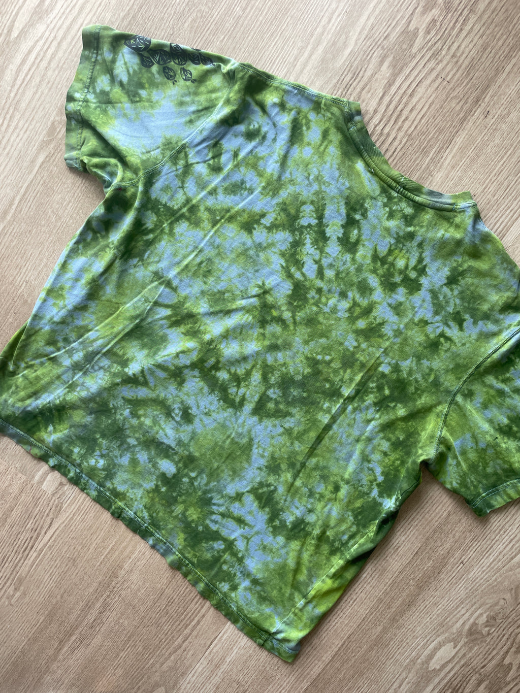 XL Men’s Prickly Pear Cactus Tie Dye T-Shirt | One-Of-a-Kind Shades of Green Crumpled Short Sleeve