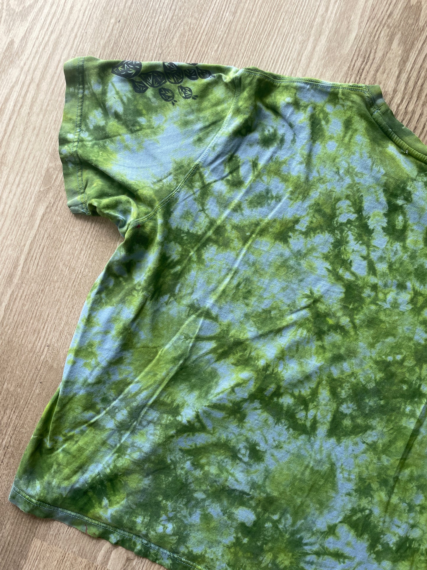 XL Men’s Prickly Pear Cactus Tie Dye T-Shirt | One-Of-a-Kind Shades of Green Crumpled Short Sleeve
