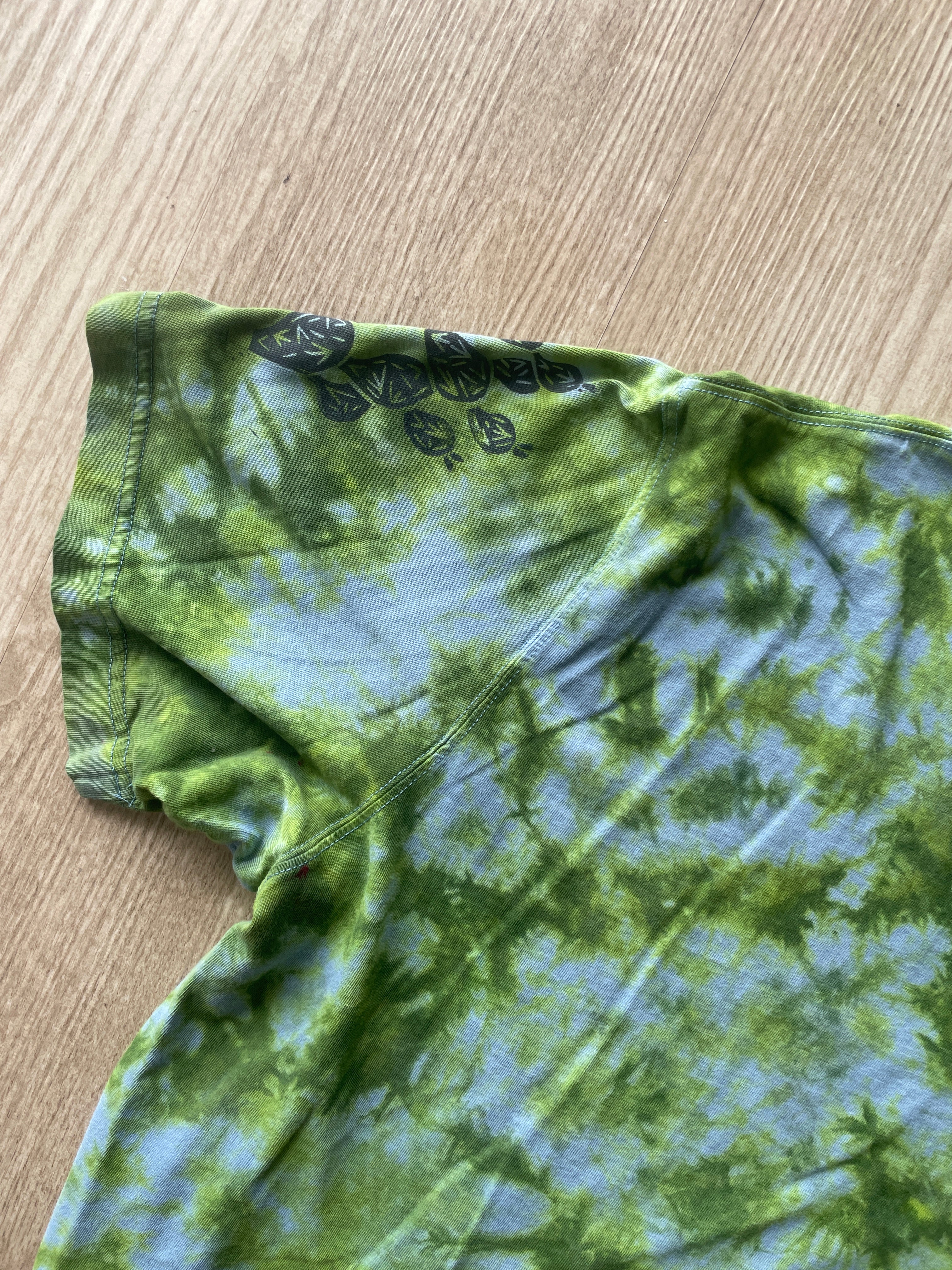 XL Men’s Prickly Pear Cactus Tie Dye T-Shirt | One-Of-a-Kind Shades of Green Crumpled Short Sleeve