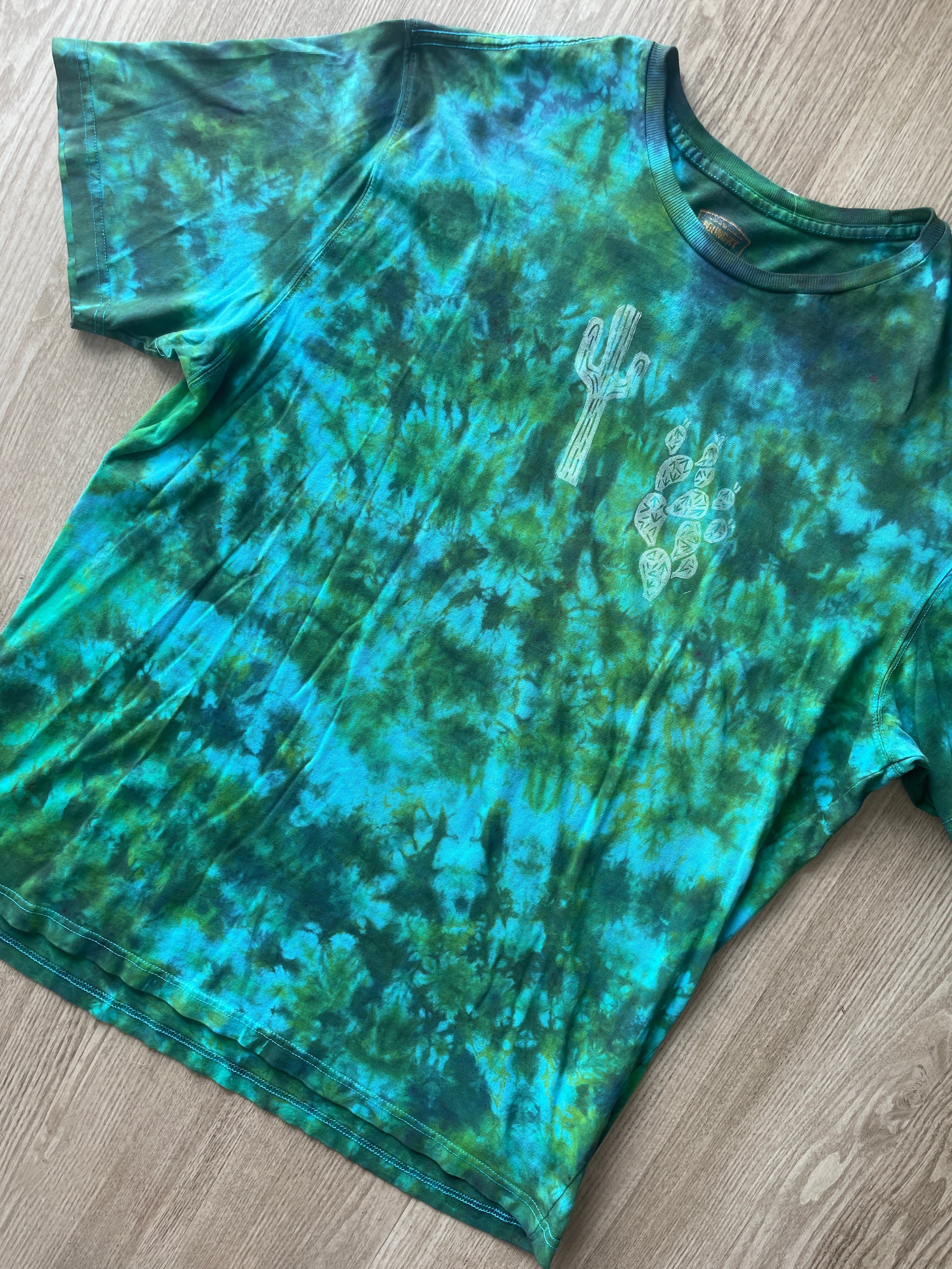 2XL Men’s Saguaro & Prickly Pear Cacti Tie Dye T-Shirt | One-Of-a-Kind Blue and Green Crumpled Short Sleeve