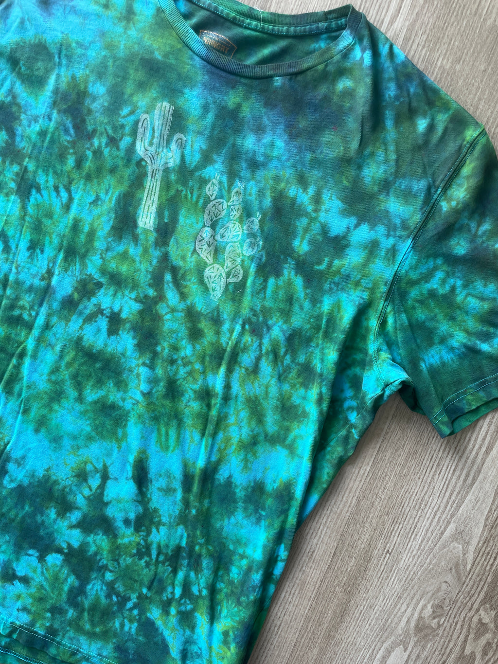 2XL Men’s Saguaro & Prickly Pear Cacti Tie Dye T-Shirt | One-Of-a-Kind Blue and Green Crumpled Short Sleeve