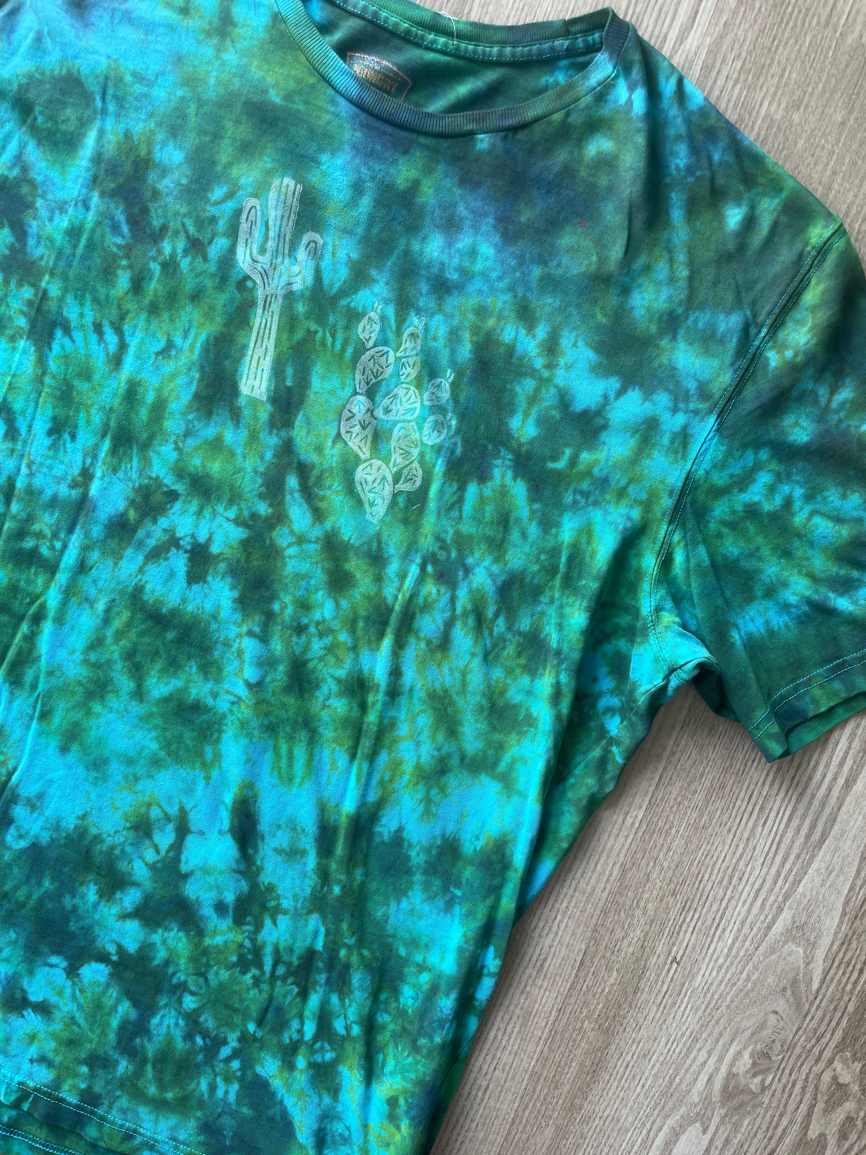 2XL Men’s Saguaro & Prickly Pear Cacti Tie Dye T-Shirt | One-Of-a-Kind Blue and Green Crumpled Short Sleeve