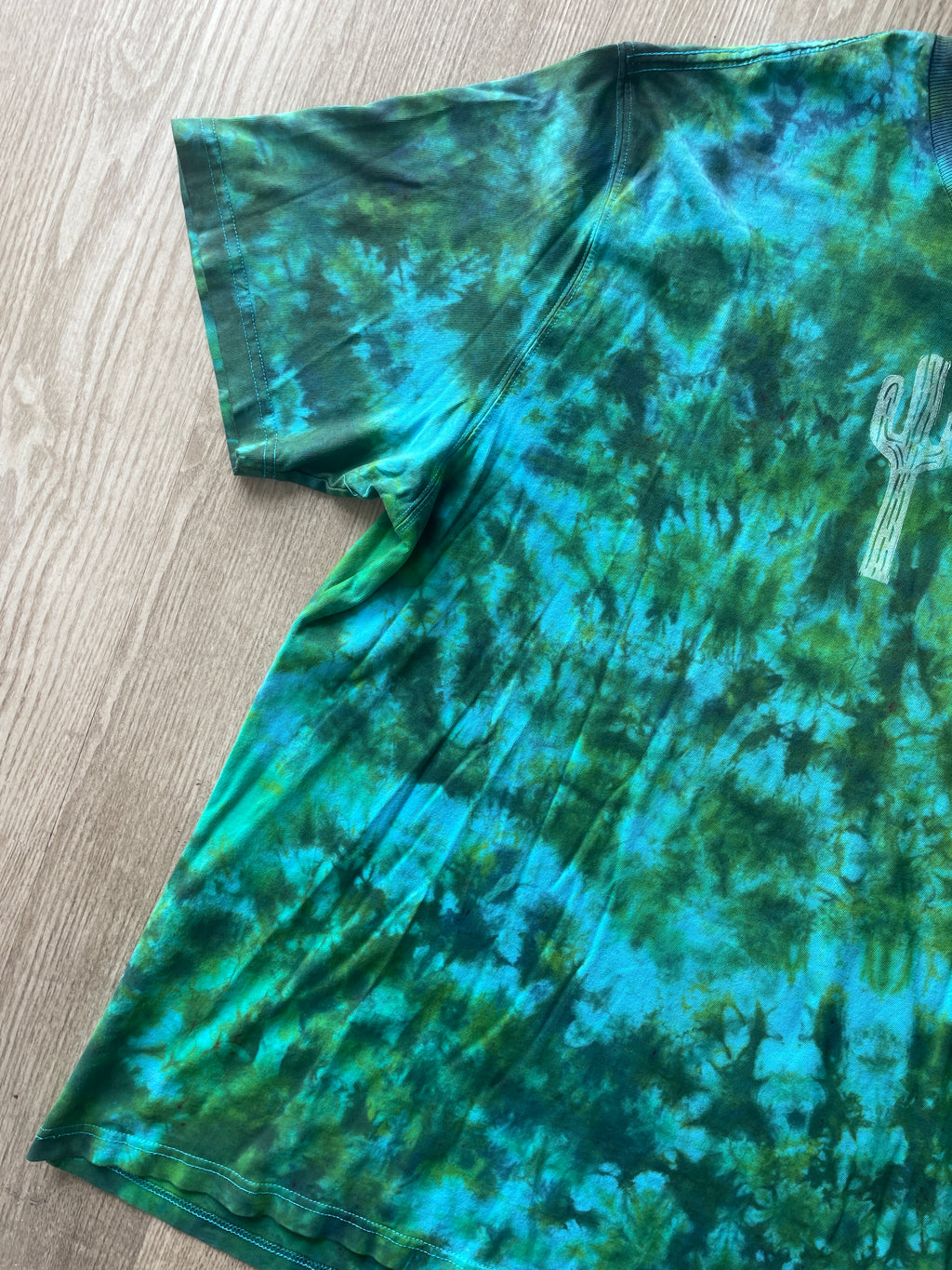 2XL Men’s Saguaro & Prickly Pear Cacti Tie Dye T-Shirt | One-Of-a-Kind Blue and Green Crumpled Short Sleeve