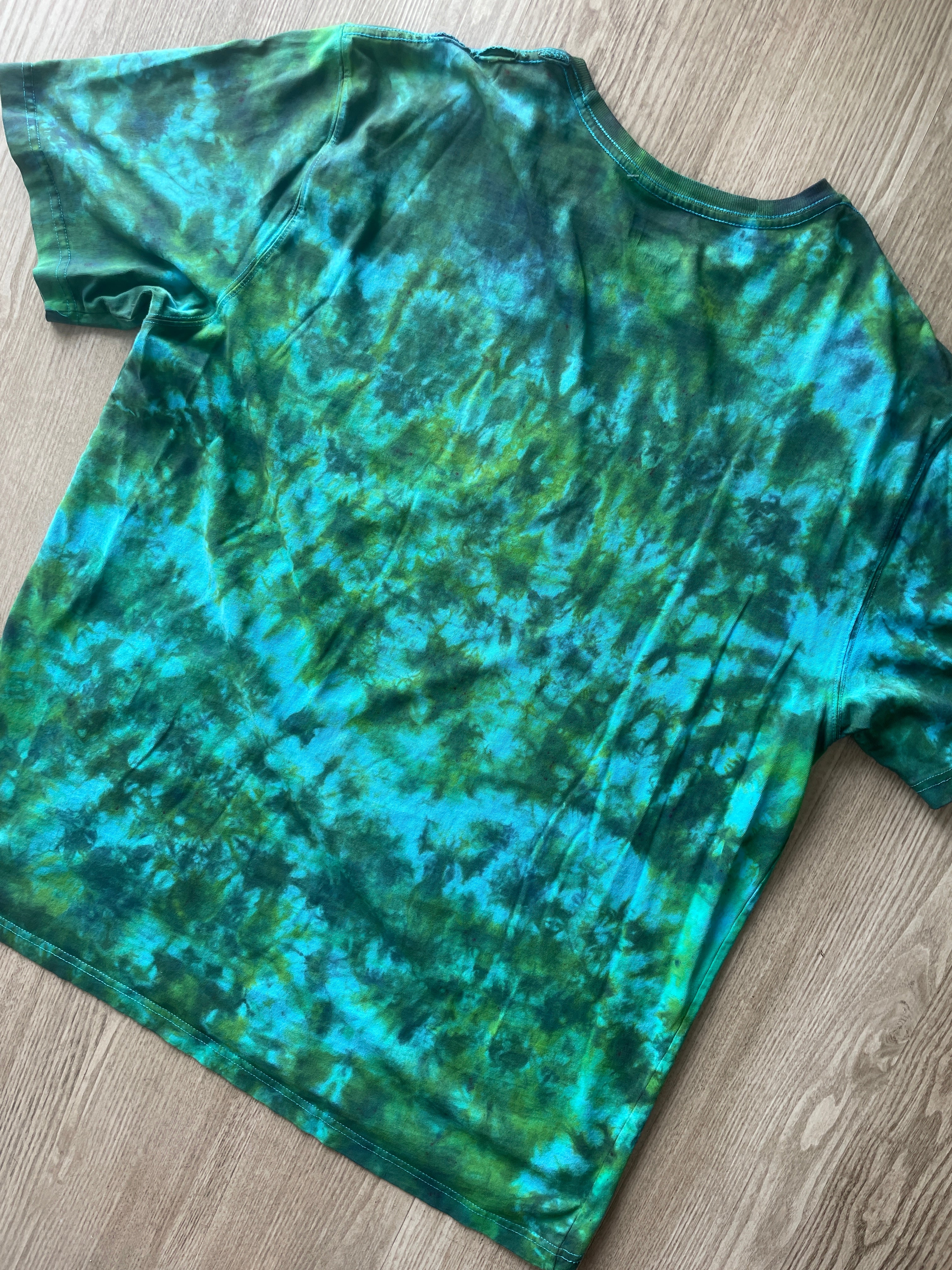 2XL Men’s Saguaro & Prickly Pear Cacti Tie Dye T-Shirt | One-Of-a-Kind Blue and Green Crumpled Short Sleeve