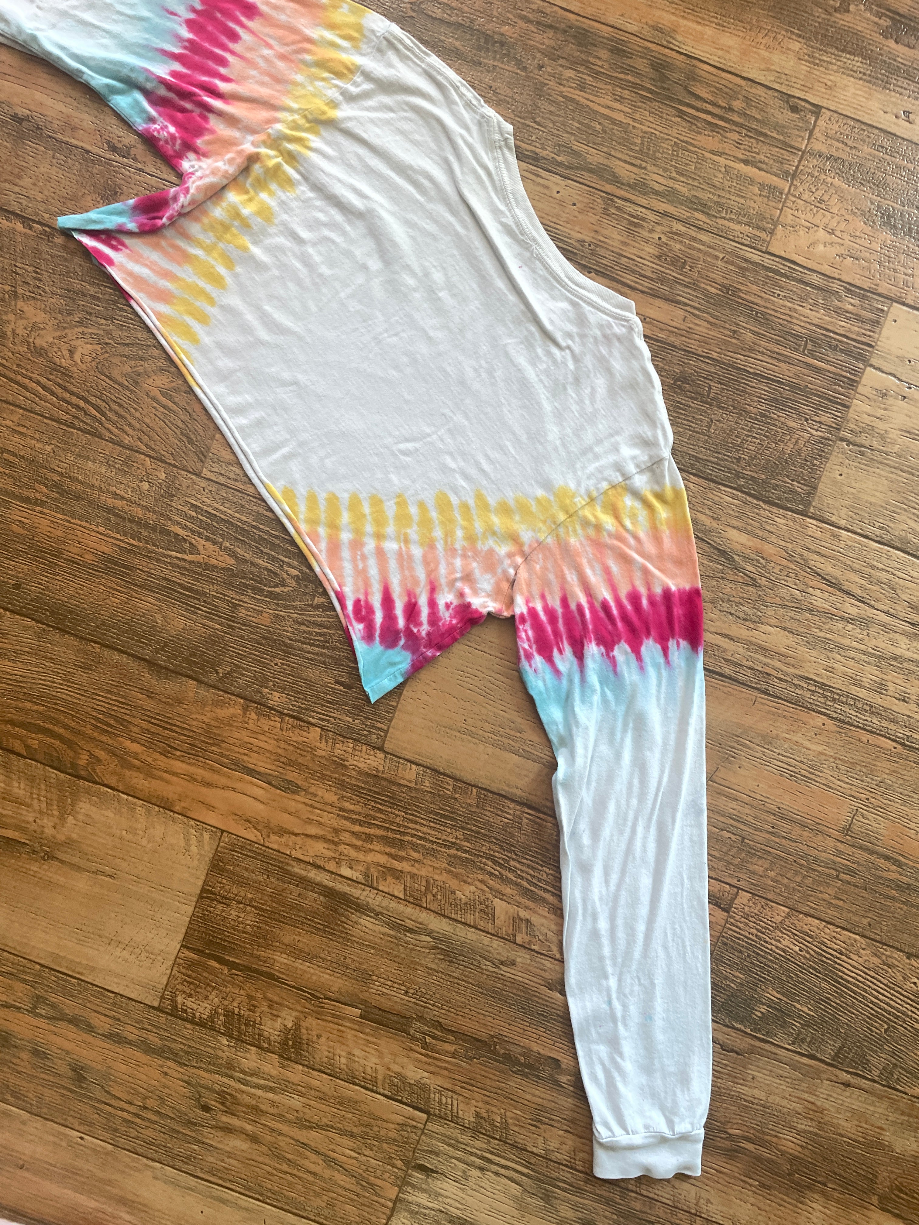 MONTANA Hand-Tie Dyed Long Sleeve Crop Top (Men's Medium)