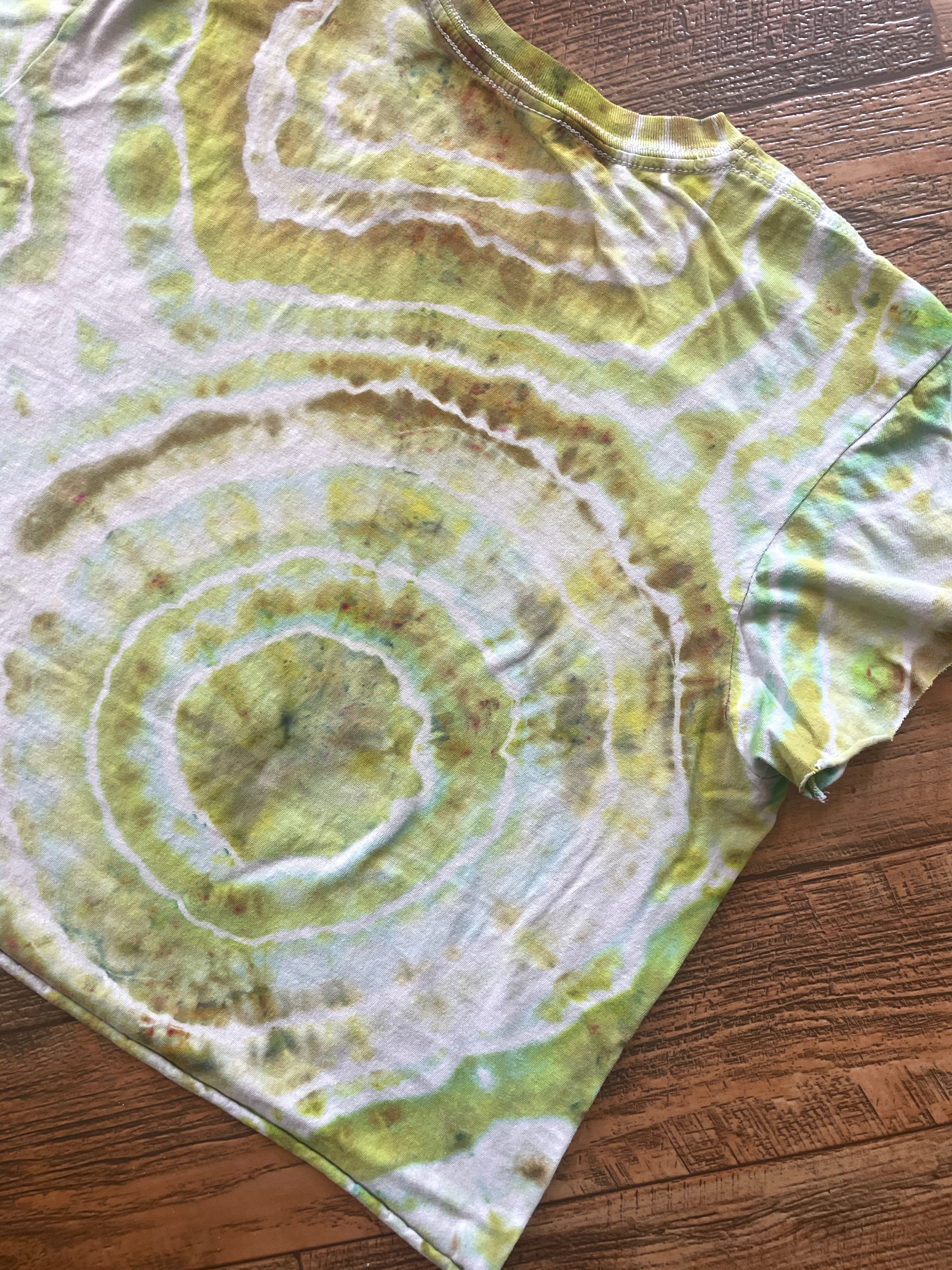 Fuck Off, I'm Doing Research Wizard Tie Dye Crop Top (Men's Medium)