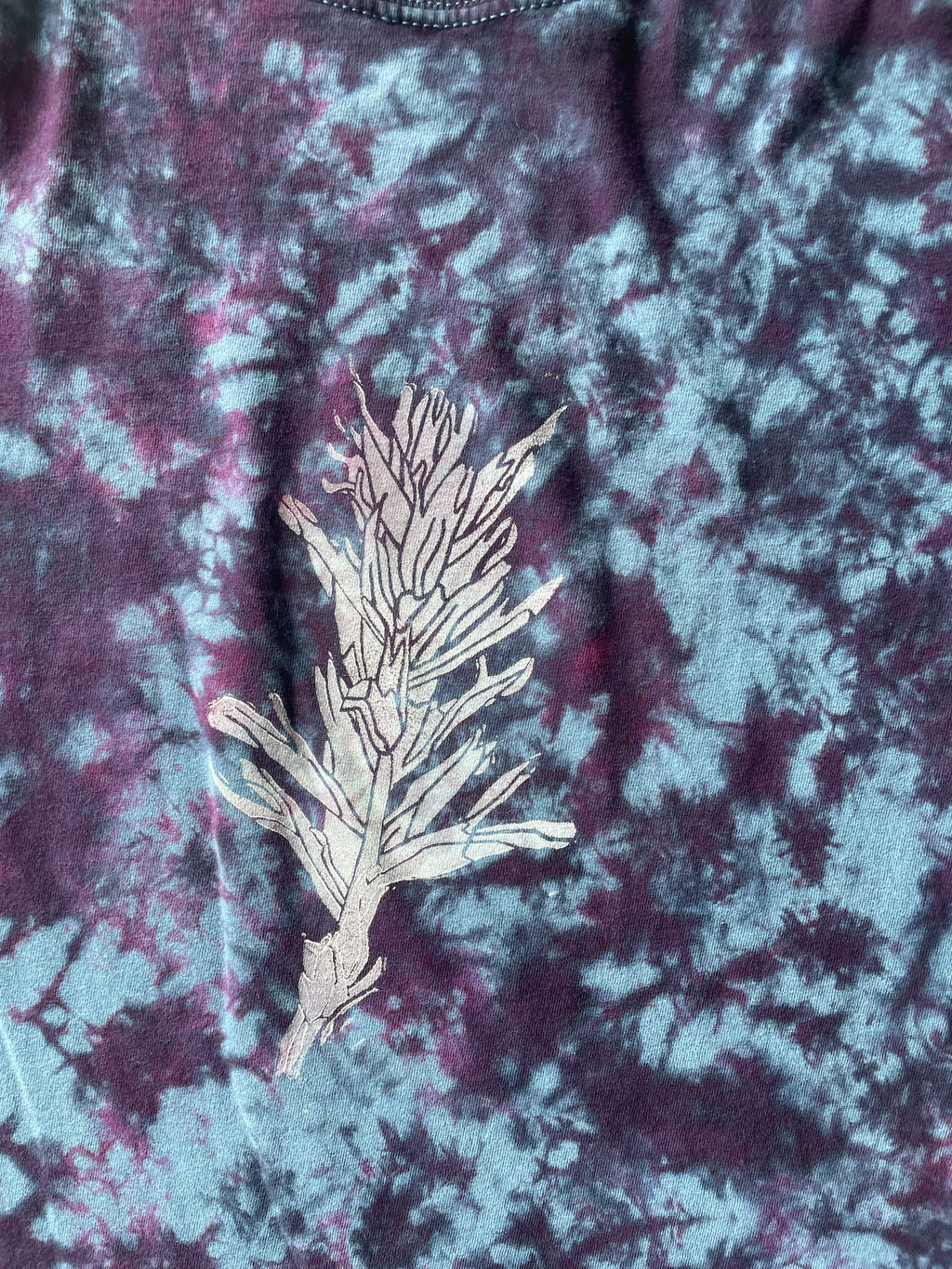 Large Men’s Indian Paintbrush Tie Dye T-Shirt | One-Of-a-Kind Blue, Purple, and Black Crumpled Short Sleeve
