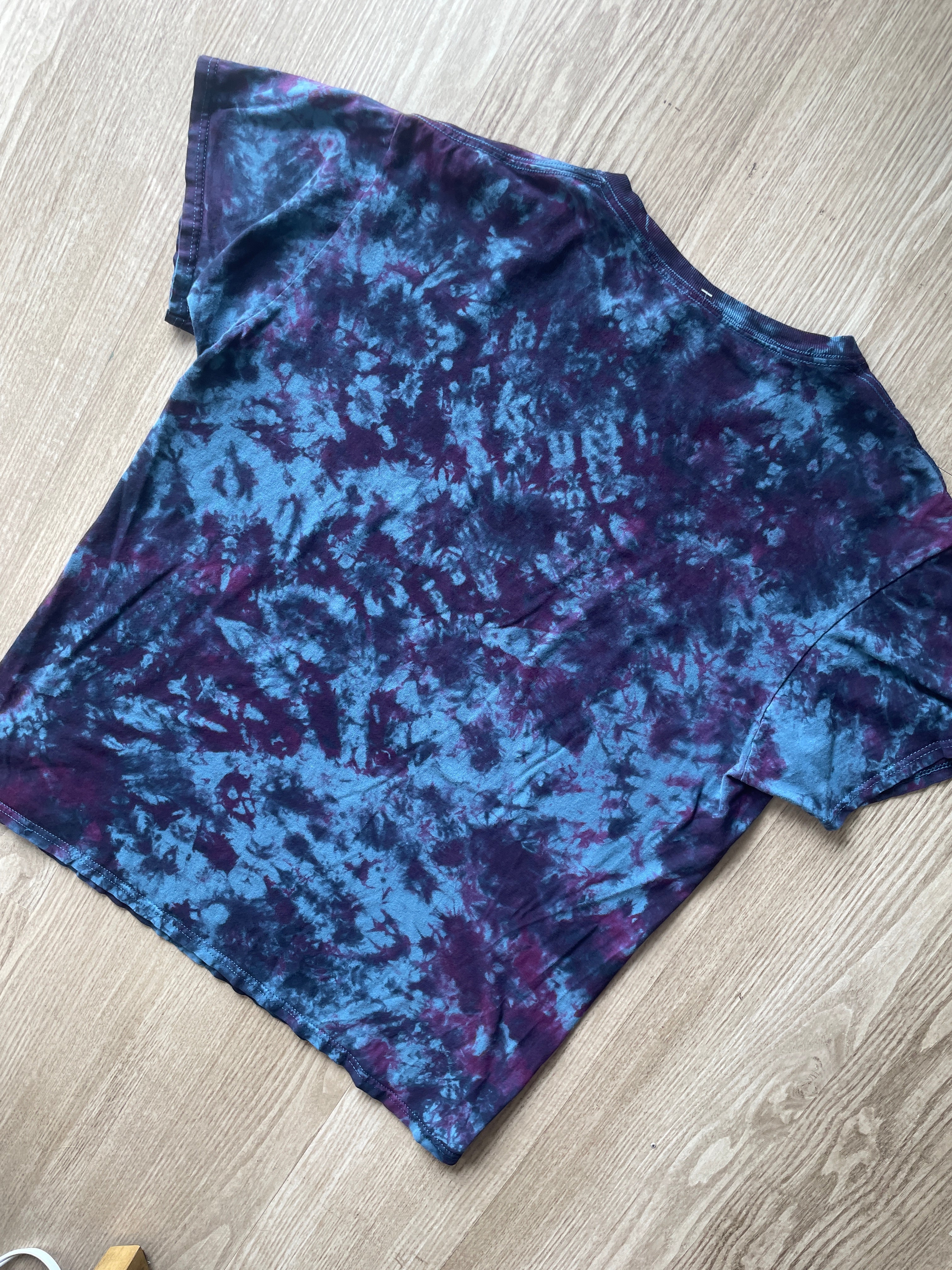 Large Men’s Indian Paintbrush Tie Dye T-Shirt | One-Of-a-Kind Blue, Purple, and Black Crumpled Short Sleeve