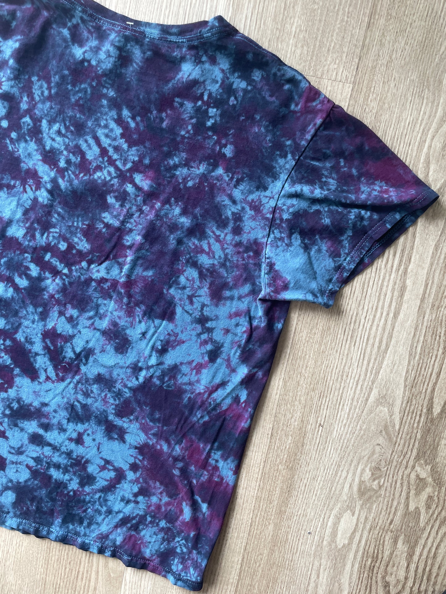 Large Men’s Indian Paintbrush Tie Dye T-Shirt | One-Of-a-Kind Blue, Purple, and Black Crumpled Short Sleeve