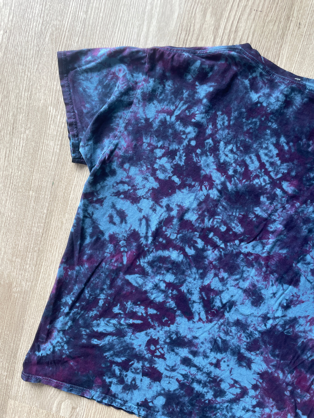 Large Men’s Indian Paintbrush Tie Dye T-Shirt | One-Of-a-Kind Blue, Purple, and Black Crumpled Short Sleeve