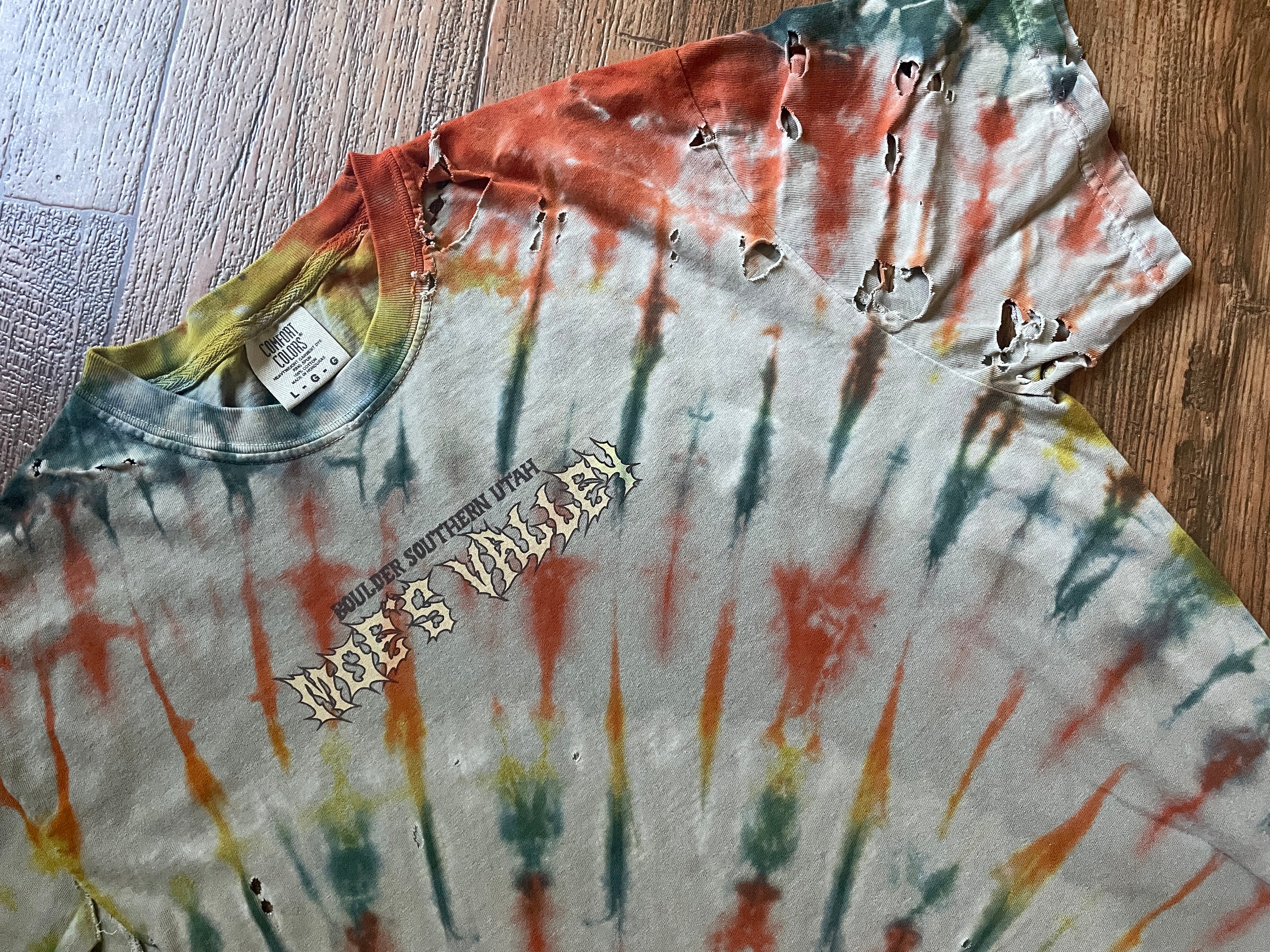 Moe's Valley Bouldering Hand-Tie Dyed Short Sleeve Thrashed T-Shirt (Men's Large)