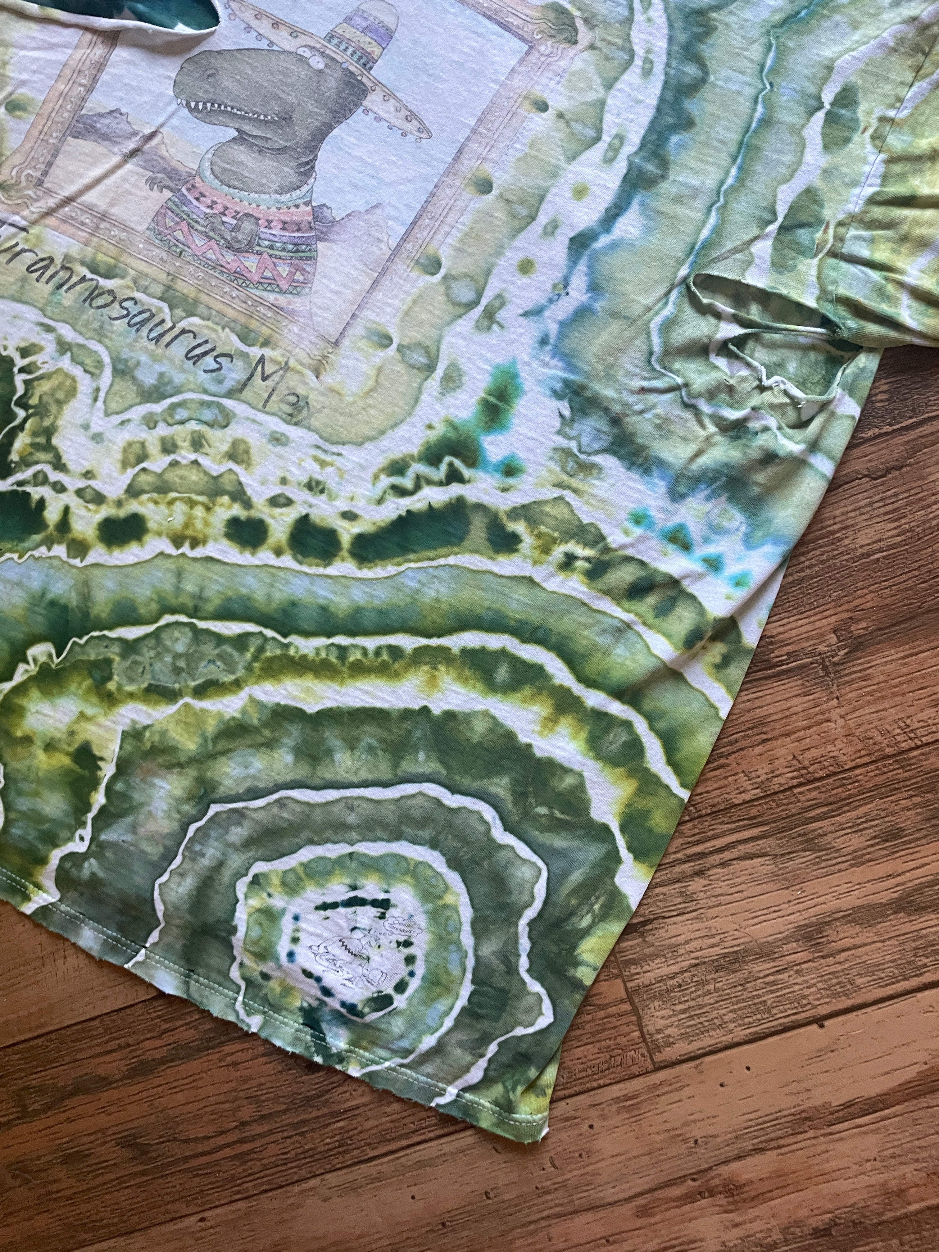 The Far Side Tyranosaurus Mex Hand-Tie Dyed Short Sleeve Thrashed T-Shirt (Men's XL)