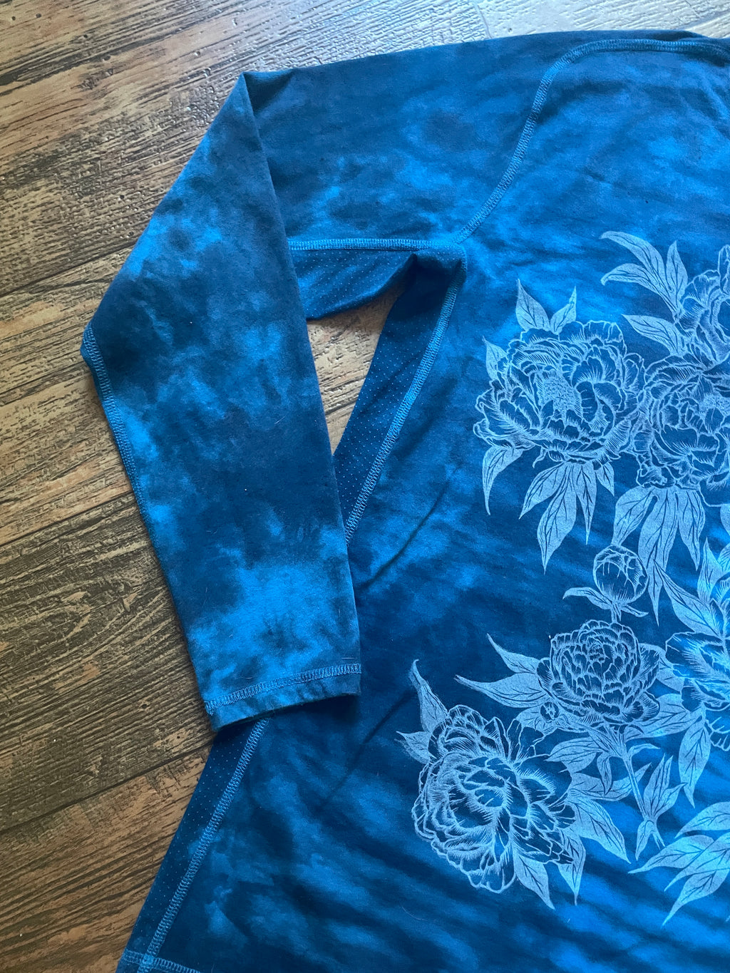 Carhartt Peonies Hand-Tie Dyed Long Sleeve T-Shirt (Men's Small)