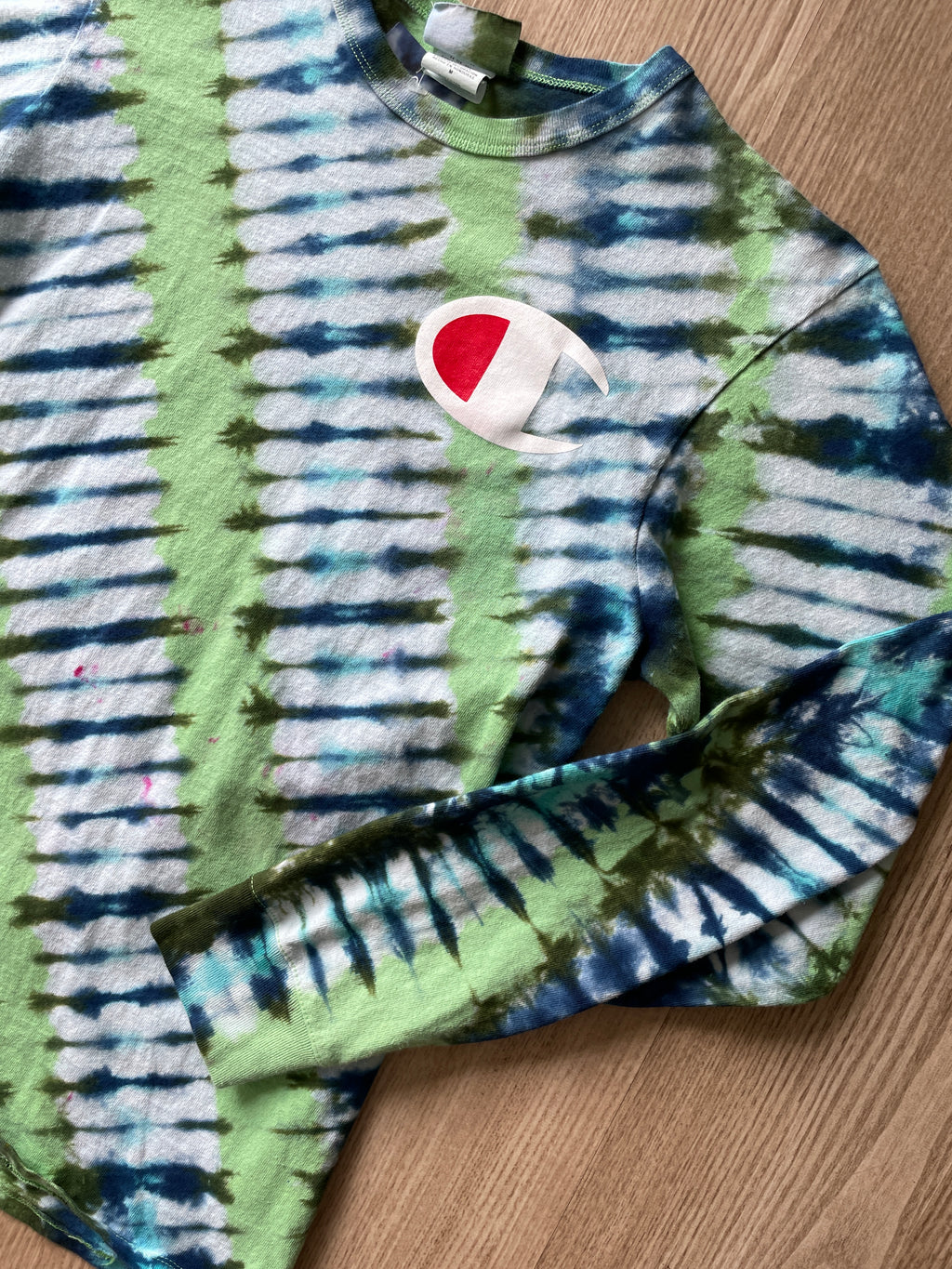 MEDIUM Men’s Champion Handmade Tie Dye T-Shirt | One-Of-a-Kind Green and Blue Long Sleeve
