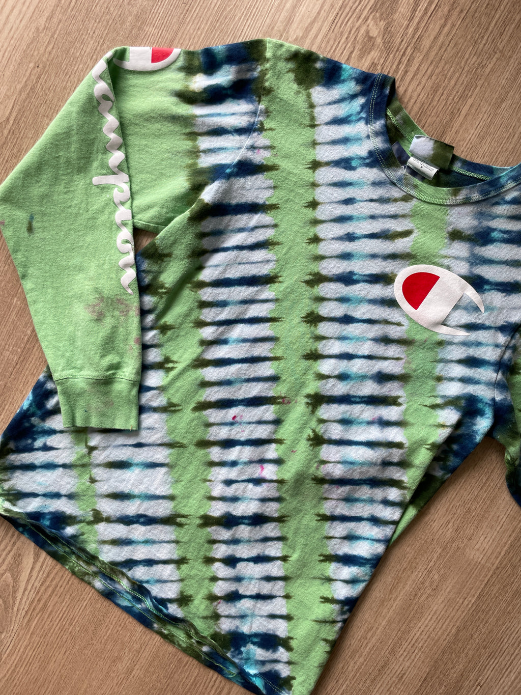 MEDIUM Men’s Champion Handmade Tie Dye T-Shirt | One-Of-a-Kind Green and Blue Long Sleeve