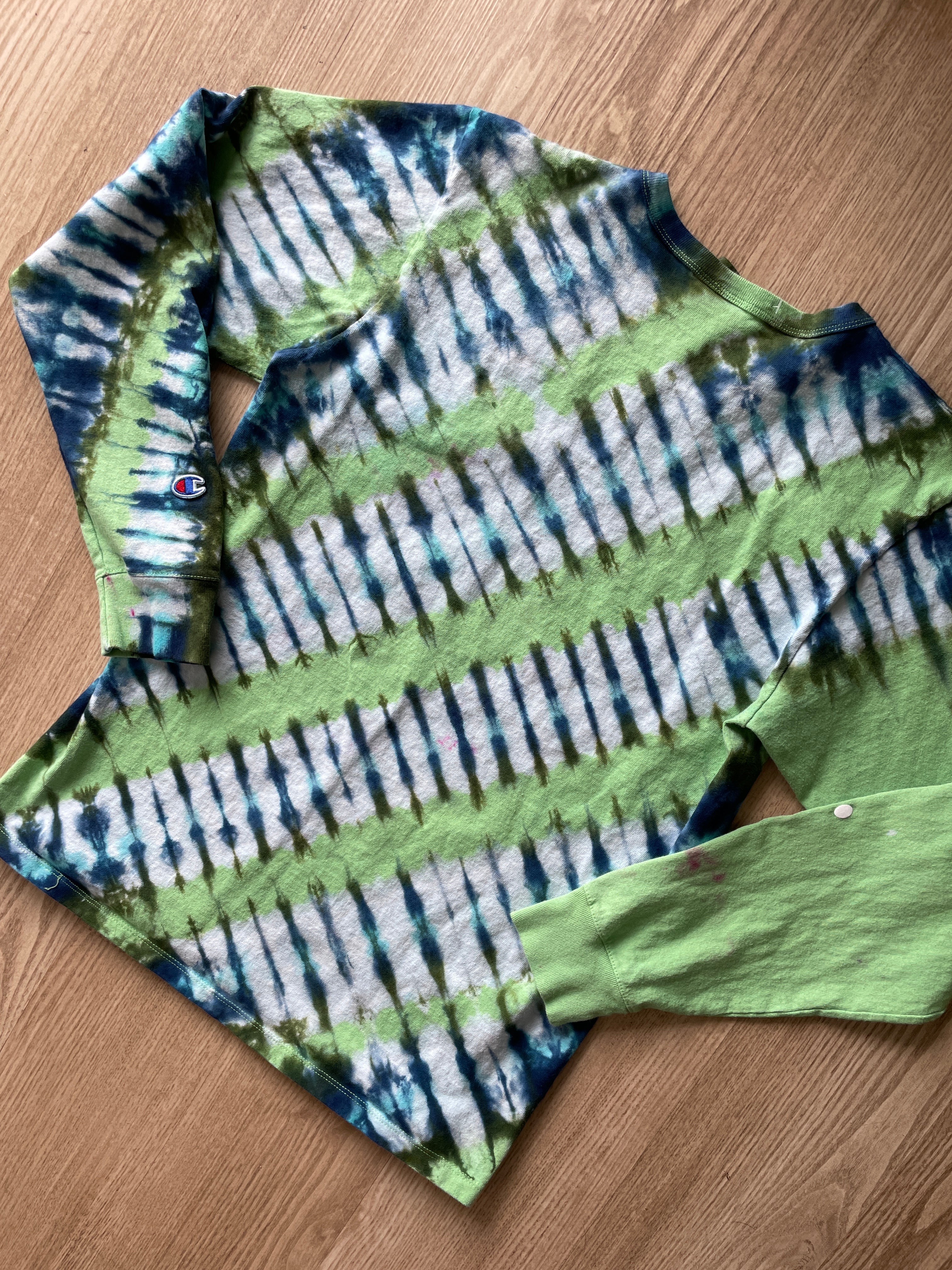 MEDIUM Men’s Champion Handmade Tie Dye T-Shirt | One-Of-a-Kind Green and Blue Long Sleeve