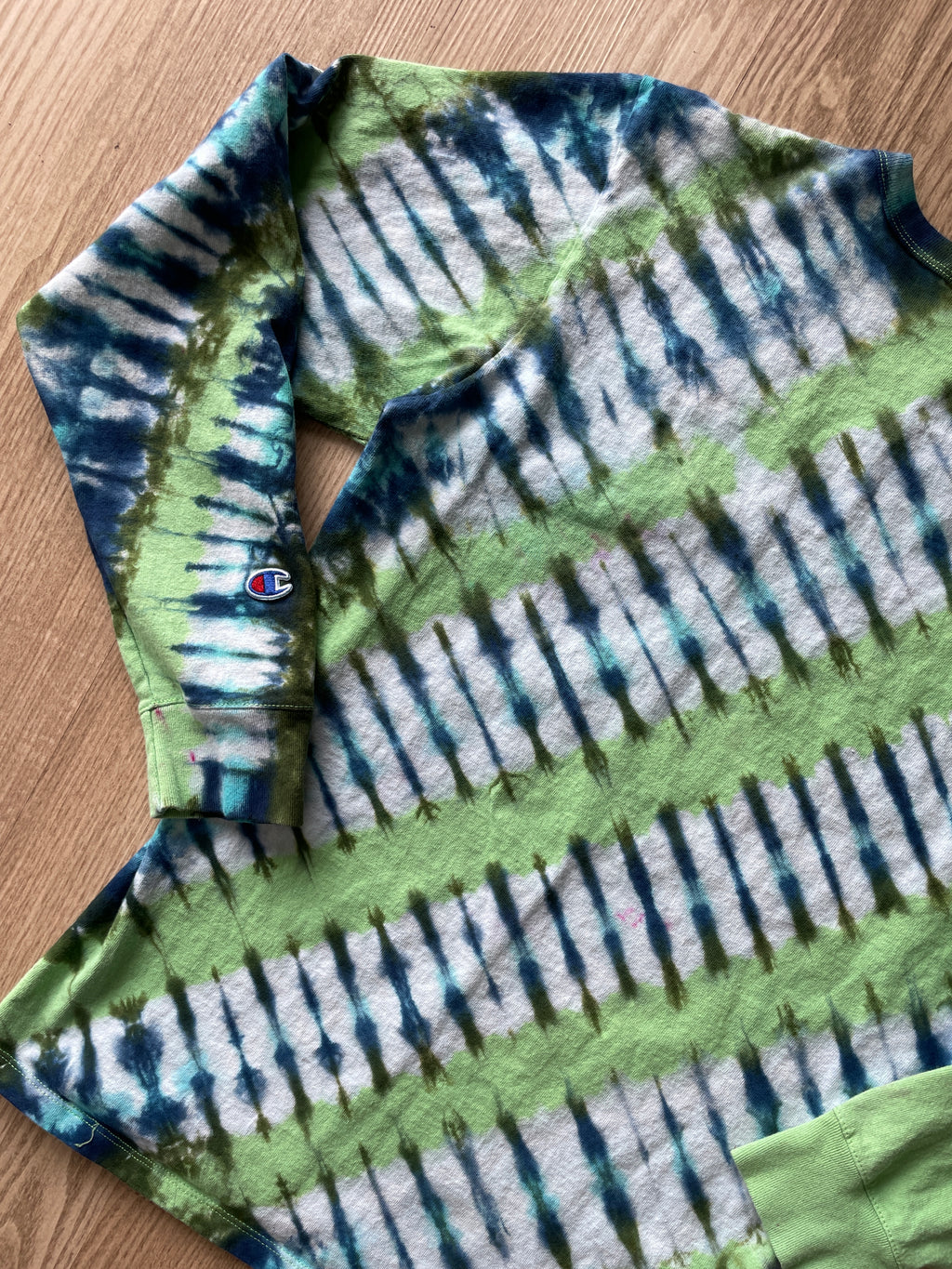MEDIUM Men’s Champion Handmade Tie Dye T-Shirt | One-Of-a-Kind Green and Blue Long Sleeve