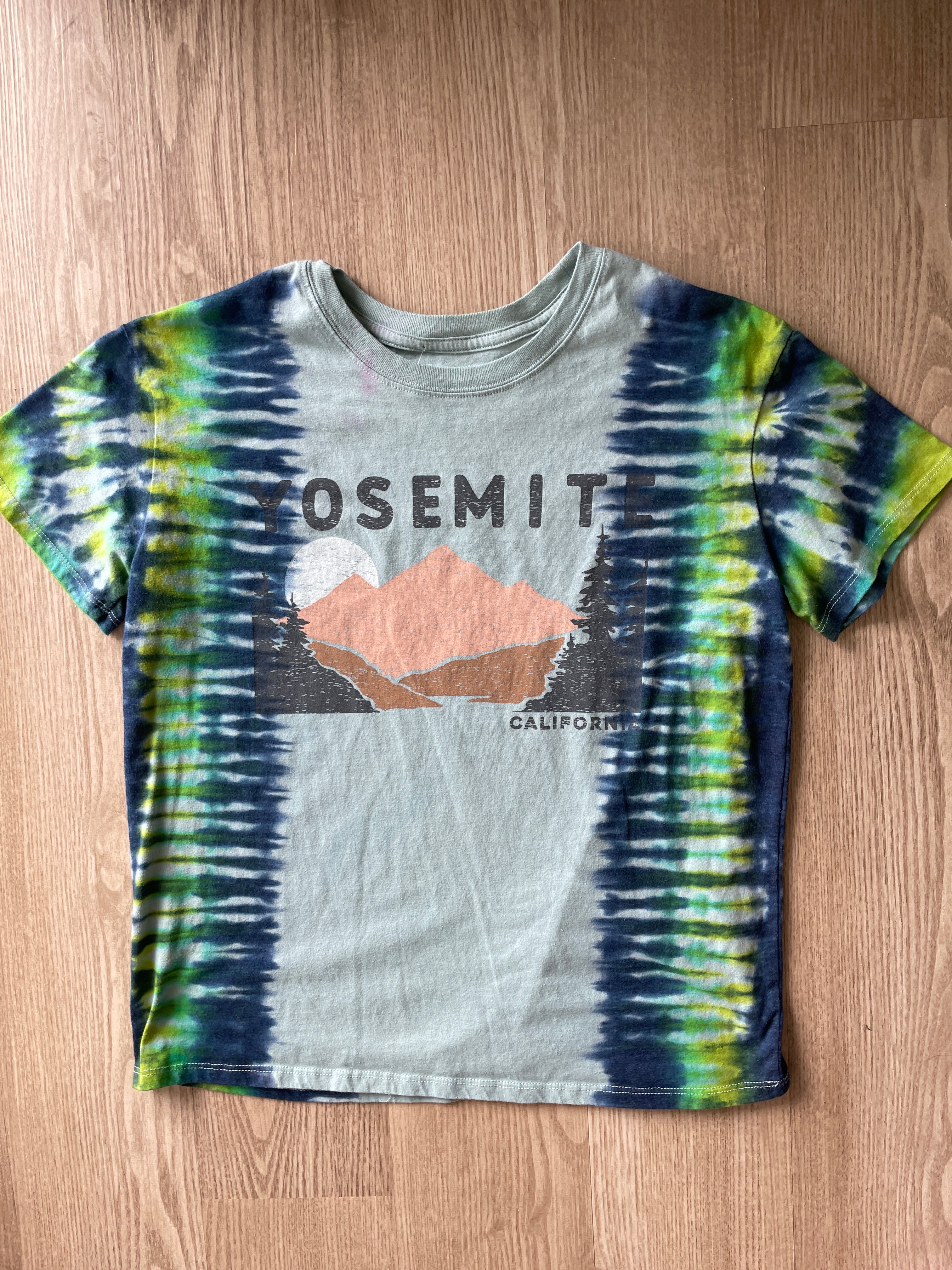 LARGE Women’s Yosemite California Mountainscape Handmade Tie Dye T-Shirt | One-Of-a-Kind Pastel Green and Blue Short Sleeve