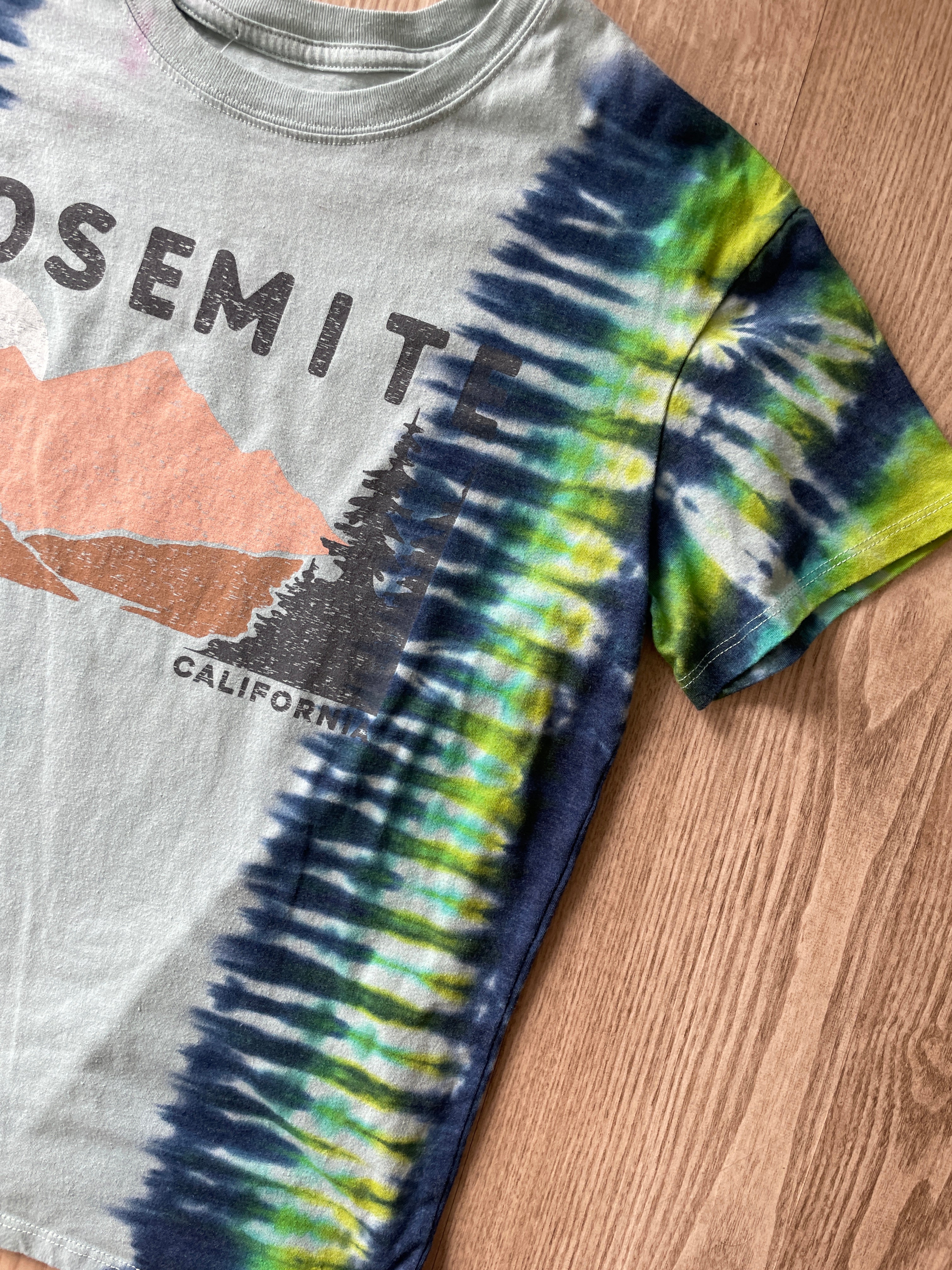 LARGE Women’s Yosemite California Mountainscape Handmade Tie Dye T-Shirt | One-Of-a-Kind Pastel Green and Blue Short Sleeve