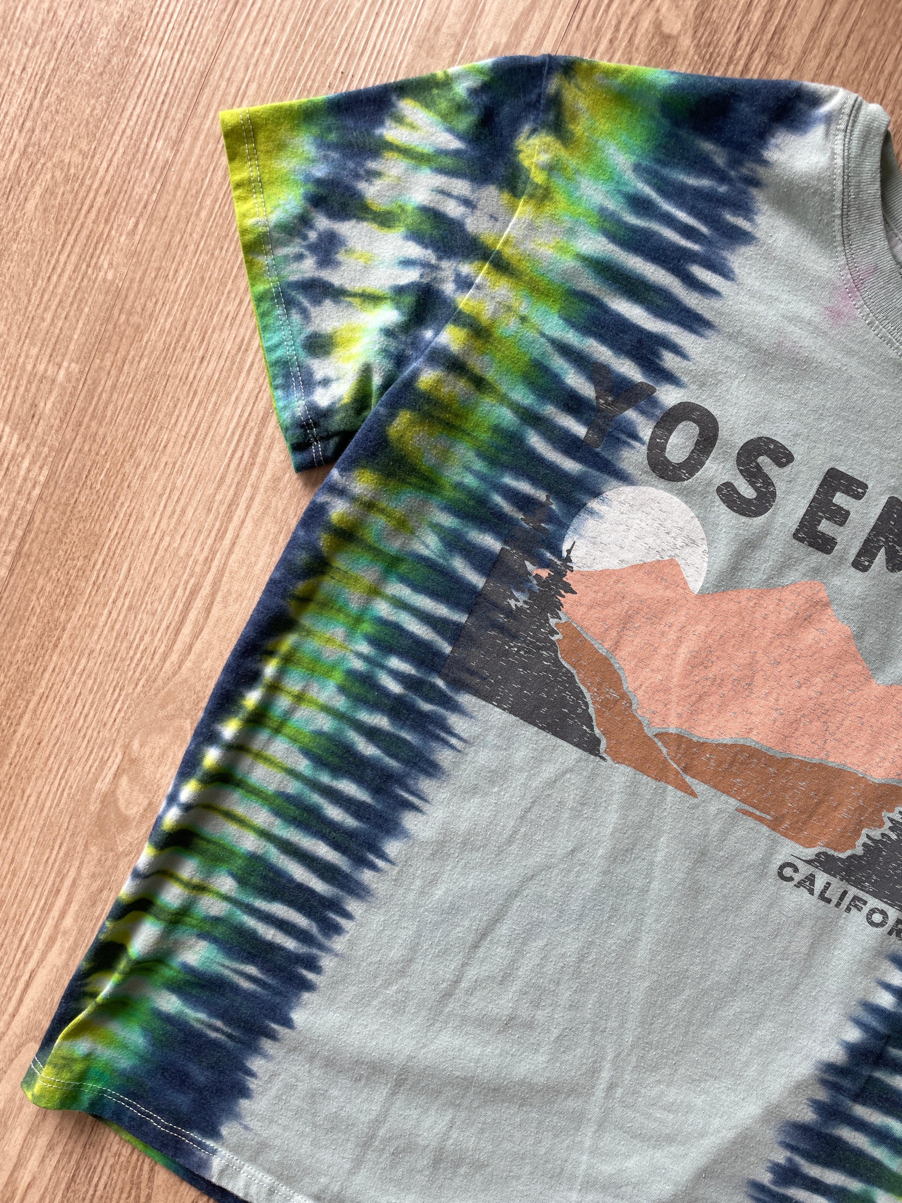 LARGE Women’s Yosemite California Mountainscape Handmade Tie Dye T-Shirt | One-Of-a-Kind Pastel Green and Blue Short Sleeve