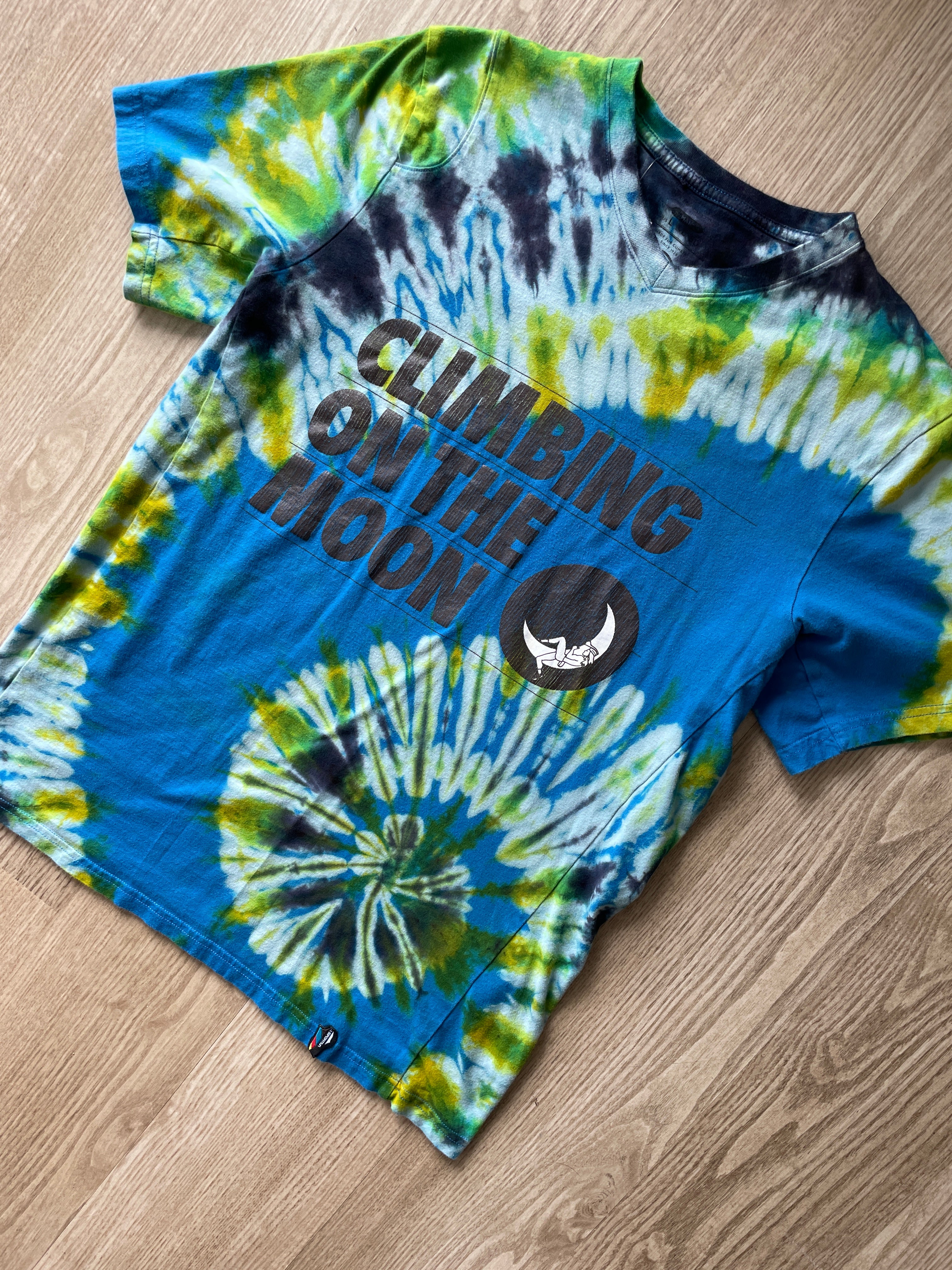 M/L Men’s La Sportiva Climbing On the Moon Handmade Tie Dye V-Neck T-Shirt | One-Of-a-Kind Blue and Green Short Sleeve