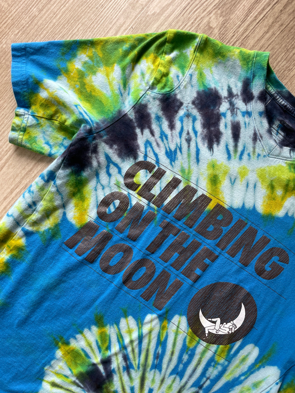 M/L Men’s La Sportiva Climbing On the Moon Handmade Tie Dye V-Neck T-Shirt | One-Of-a-Kind Blue and Green Short Sleeve