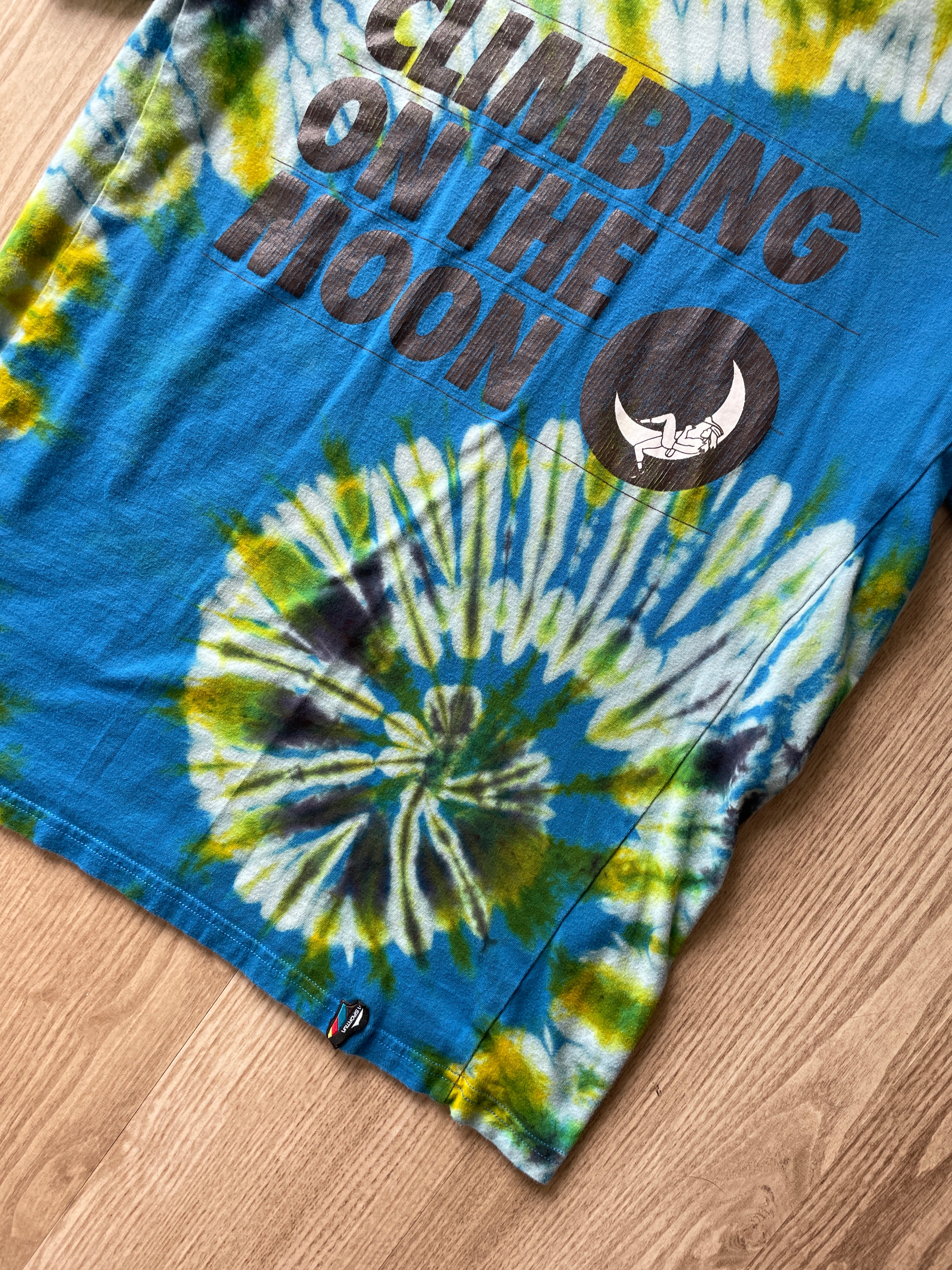 M/L Men’s La Sportiva Climbing On the Moon Handmade Tie Dye V-Neck T-Shirt | One-Of-a-Kind Blue and Green Short Sleeve