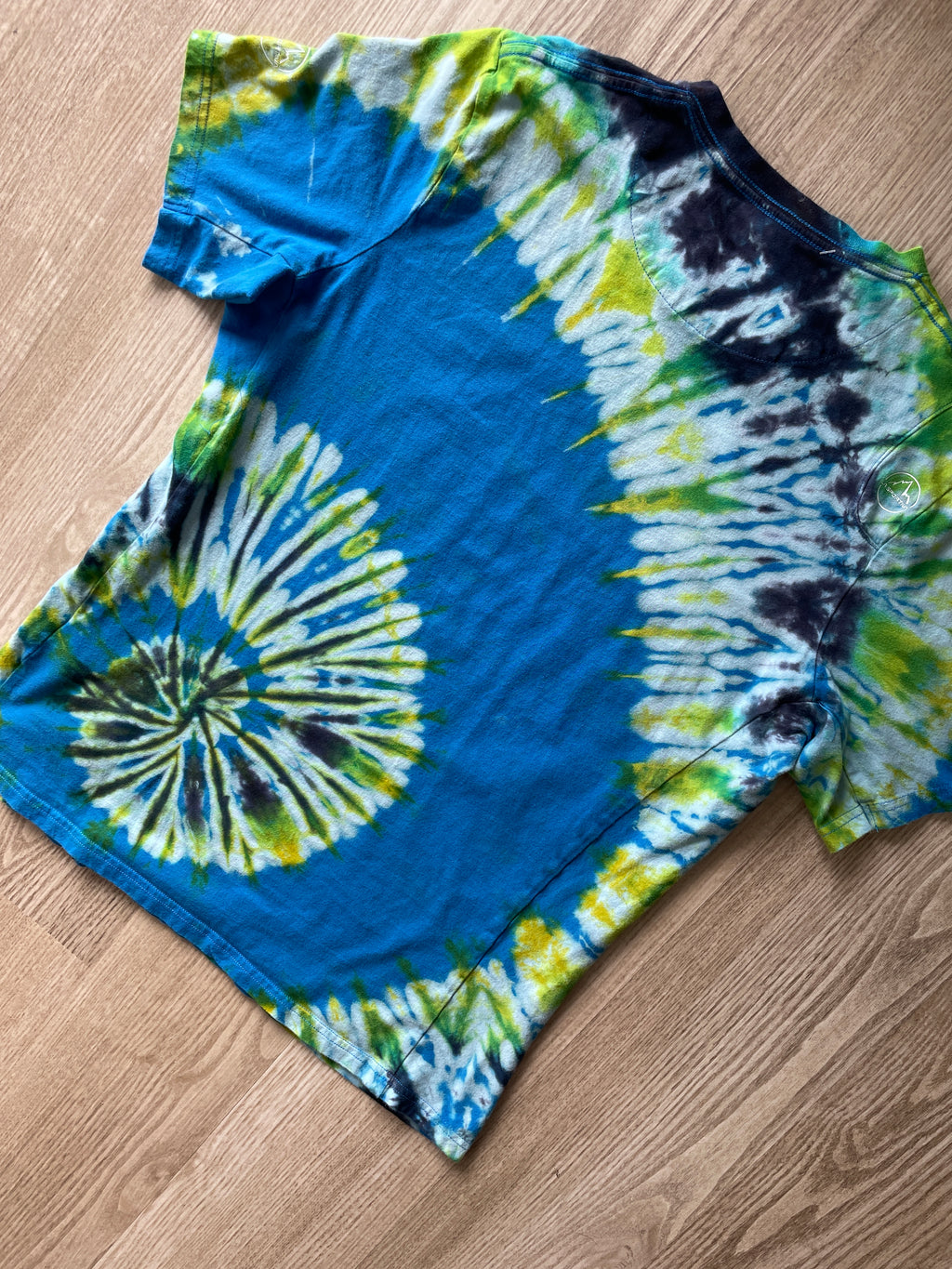 M/L Men’s La Sportiva Climbing On the Moon Handmade Tie Dye V-Neck T-Shirt | One-Of-a-Kind Blue and Green Short Sleeve