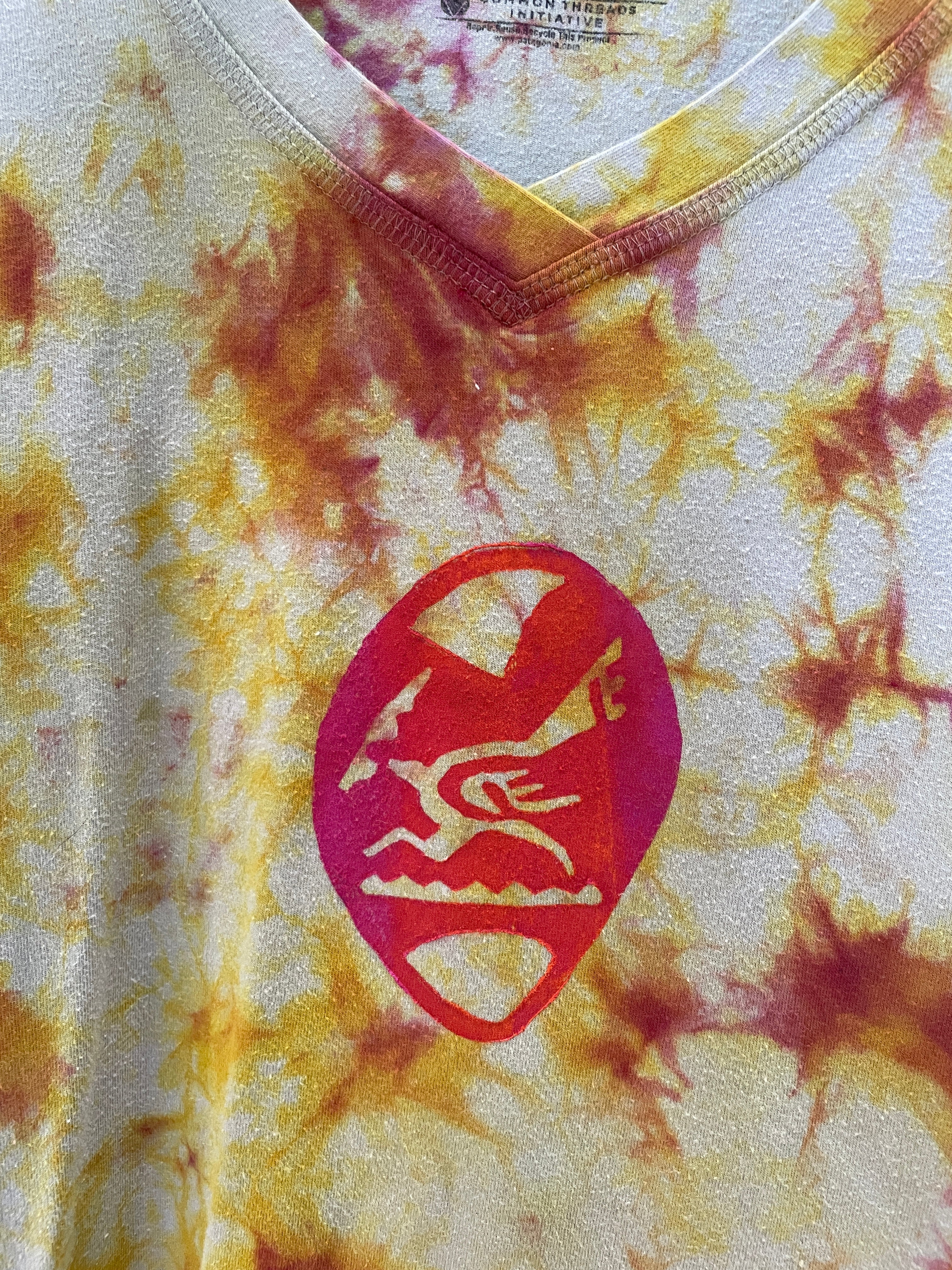 SMALL Women’s Patagonia Hooded Tie Dye Dress (WITH POCKETS!) | One-Of-a-Kind Upcycled Short Sleeve Dress with Roadrunner Block Print