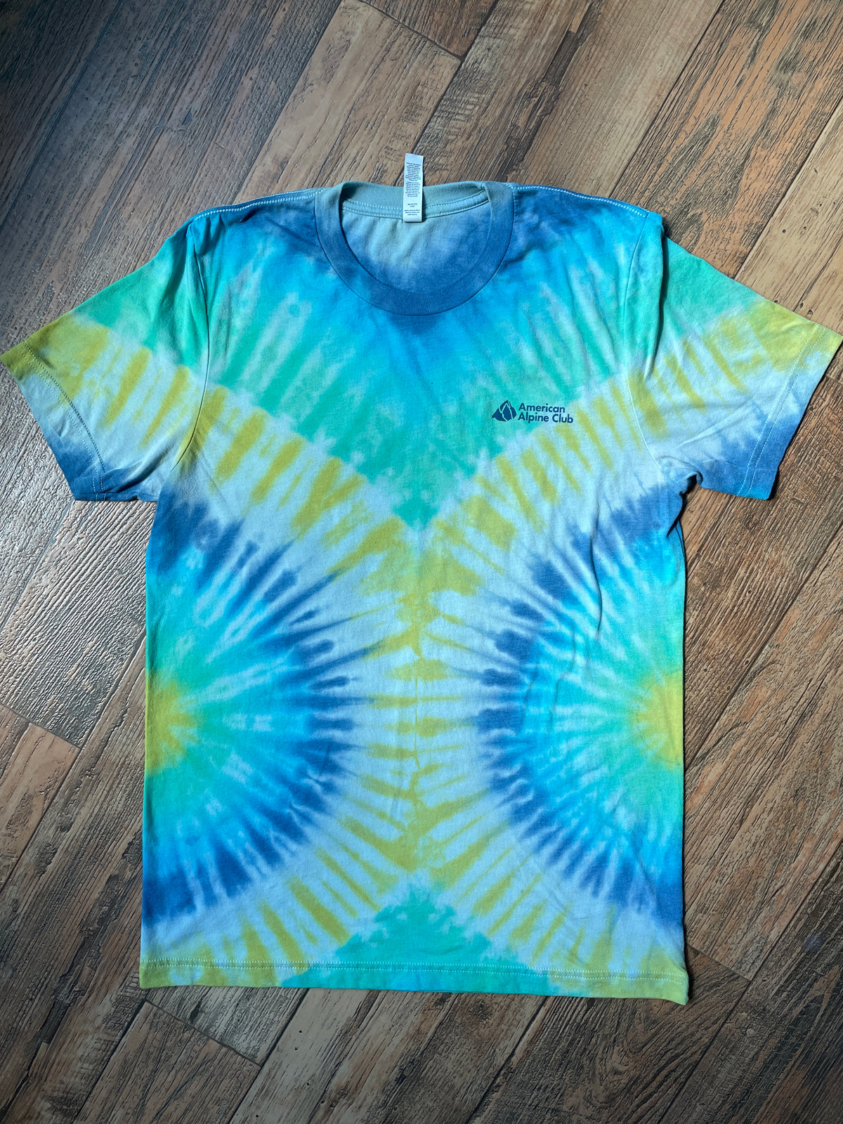 American Alpine Club United We Climb Blue and Green Tie Dye Short Sleeve T-Shirt | Men's Medium