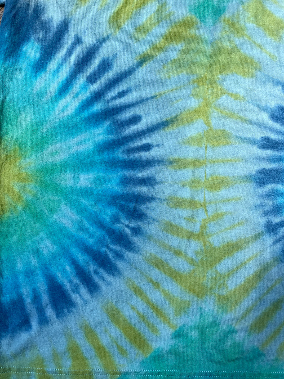 American Alpine Club United We Climb Blue and Green Tie Dye Short Sleeve T-Shirt | Men's Medium