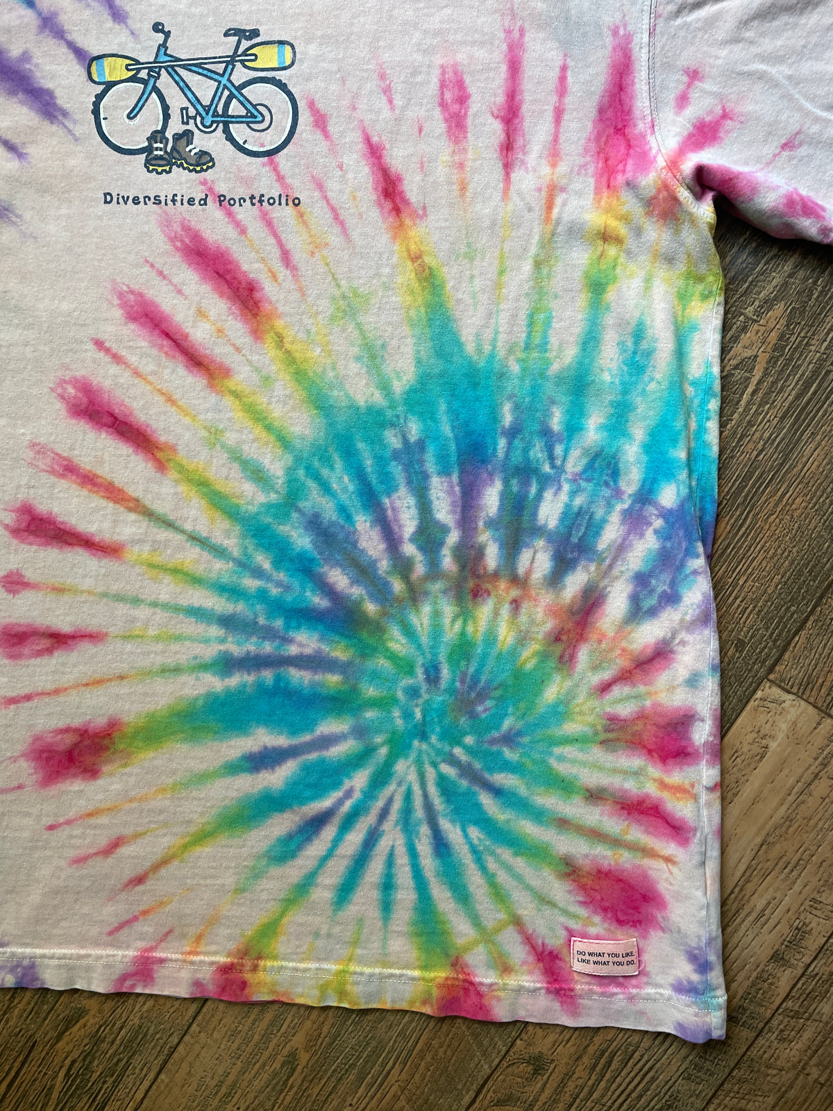 Life is Good "Diversified Portfolio" Tie Dye Short Sleeve T-Shirt | Men's Large