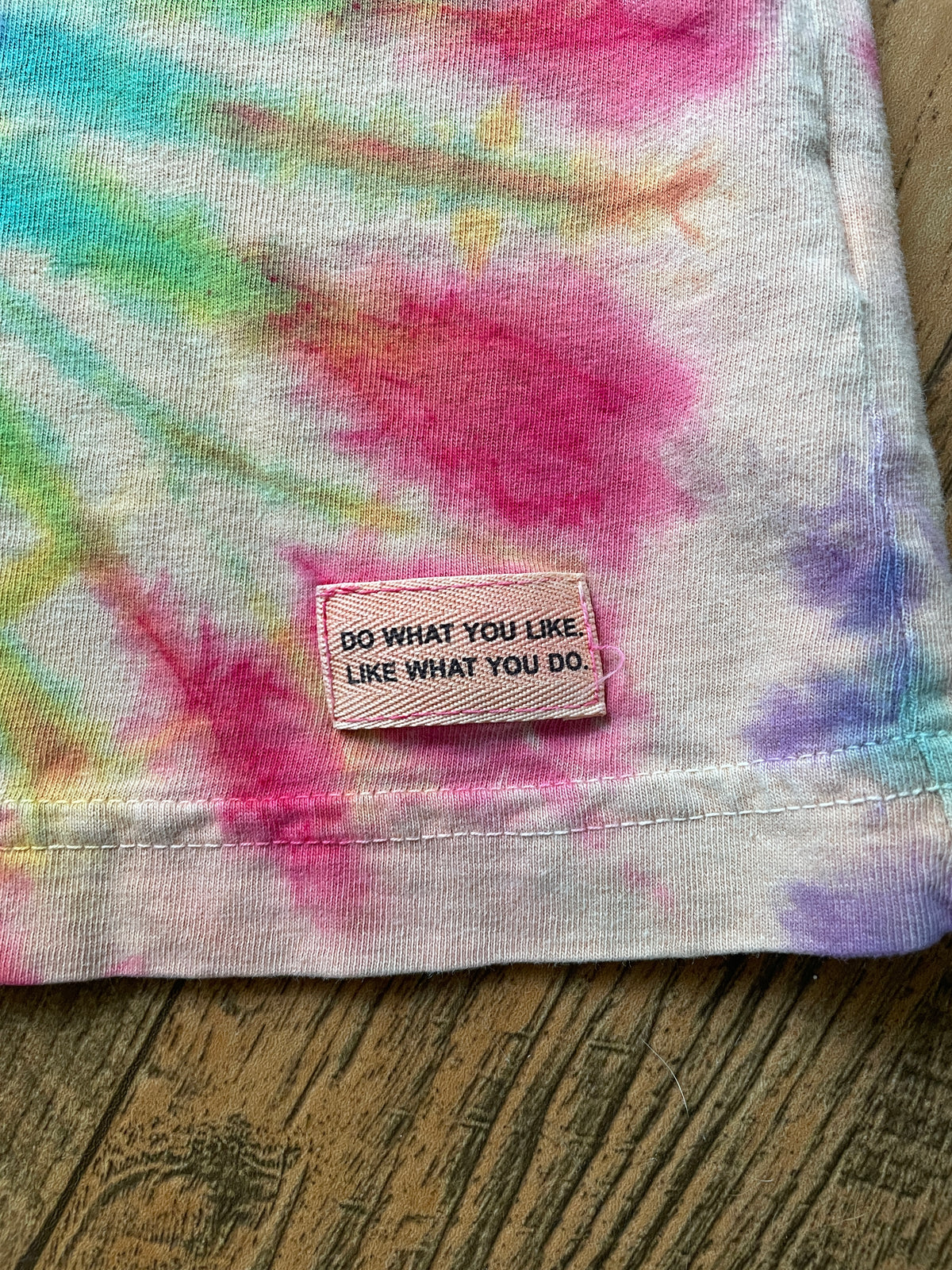 Life is Good "Diversified Portfolio" Tie Dye Short Sleeve T-Shirt | Men's Large