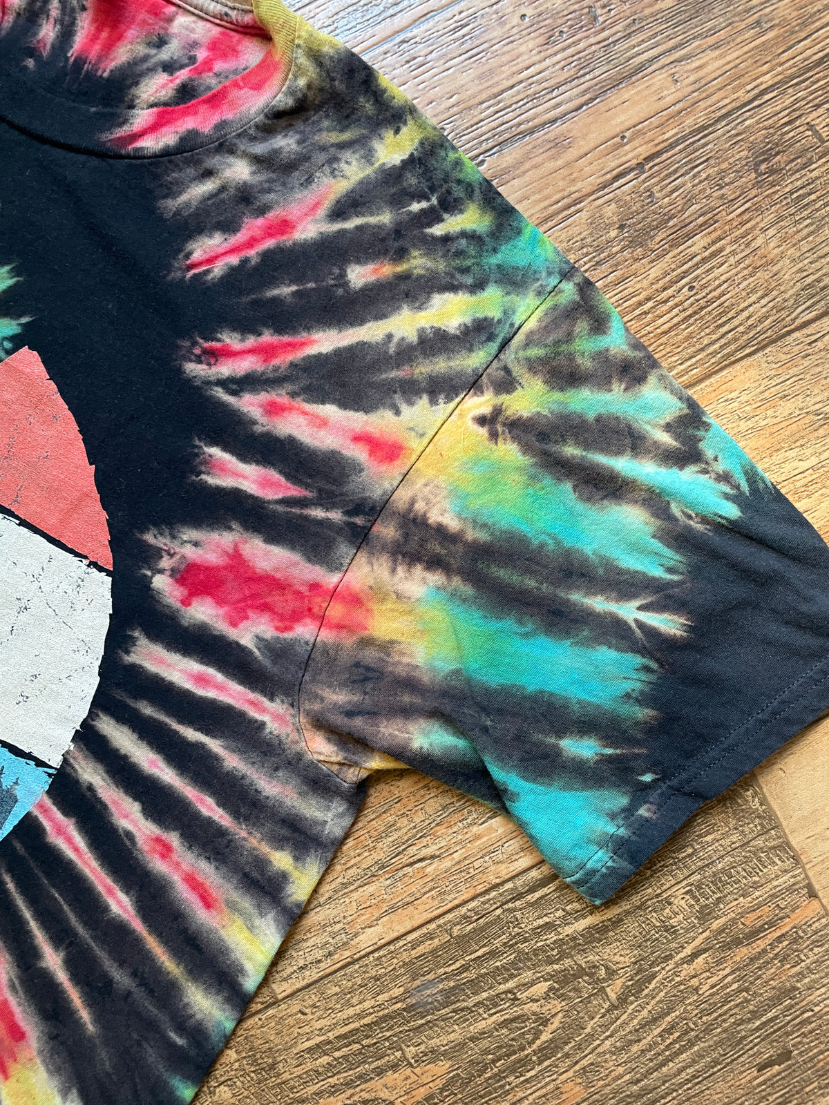Rock Climber Black and Red Reverse Tie Dye Short Sleeve T-Shirt | Men's Large