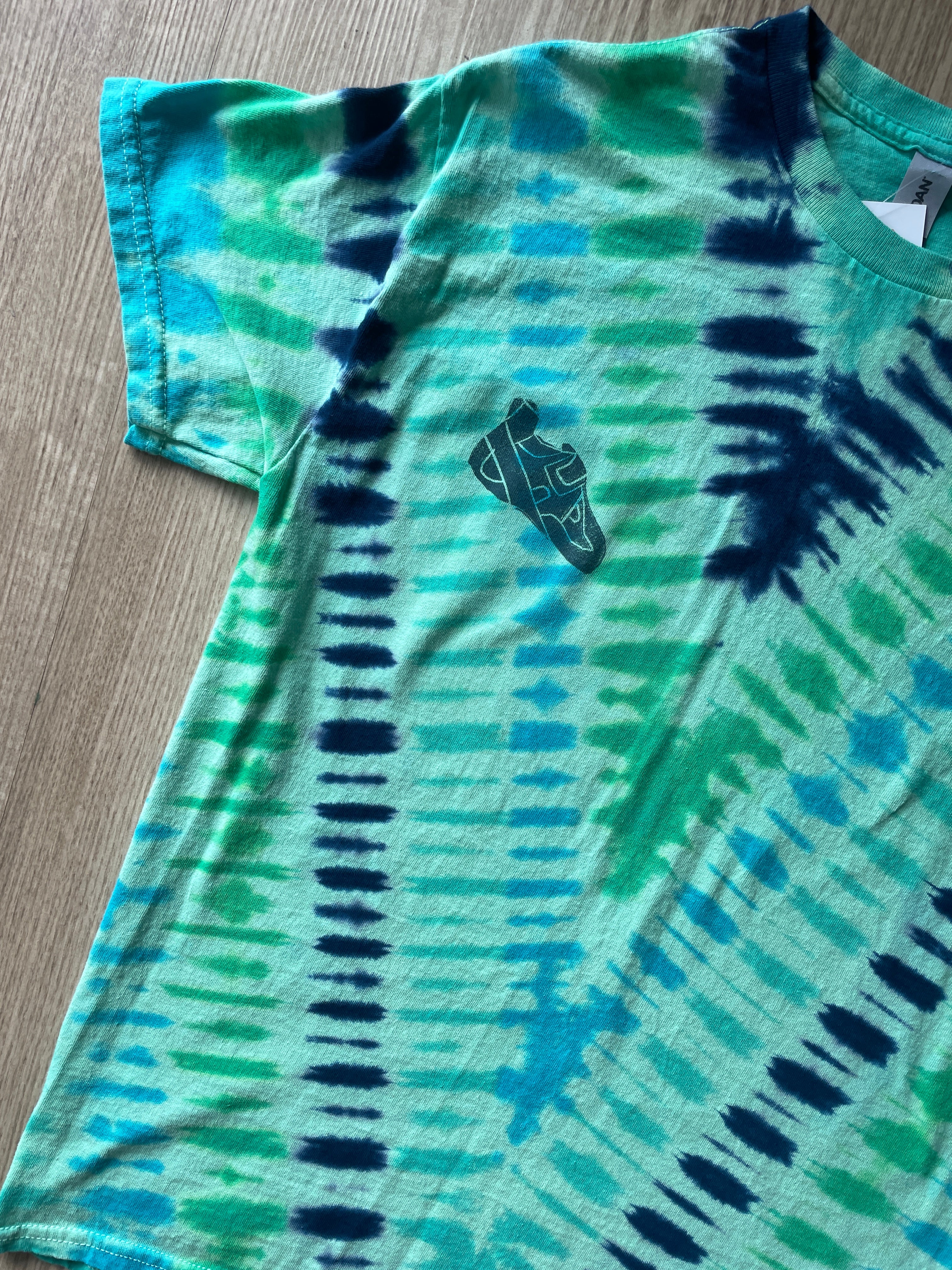 MEDIUM Men’s Climbing Shoe Handmade Tie Dyed T-Shirt | One-Of-a-Kind Green and Blue Pleated Short Sleeve